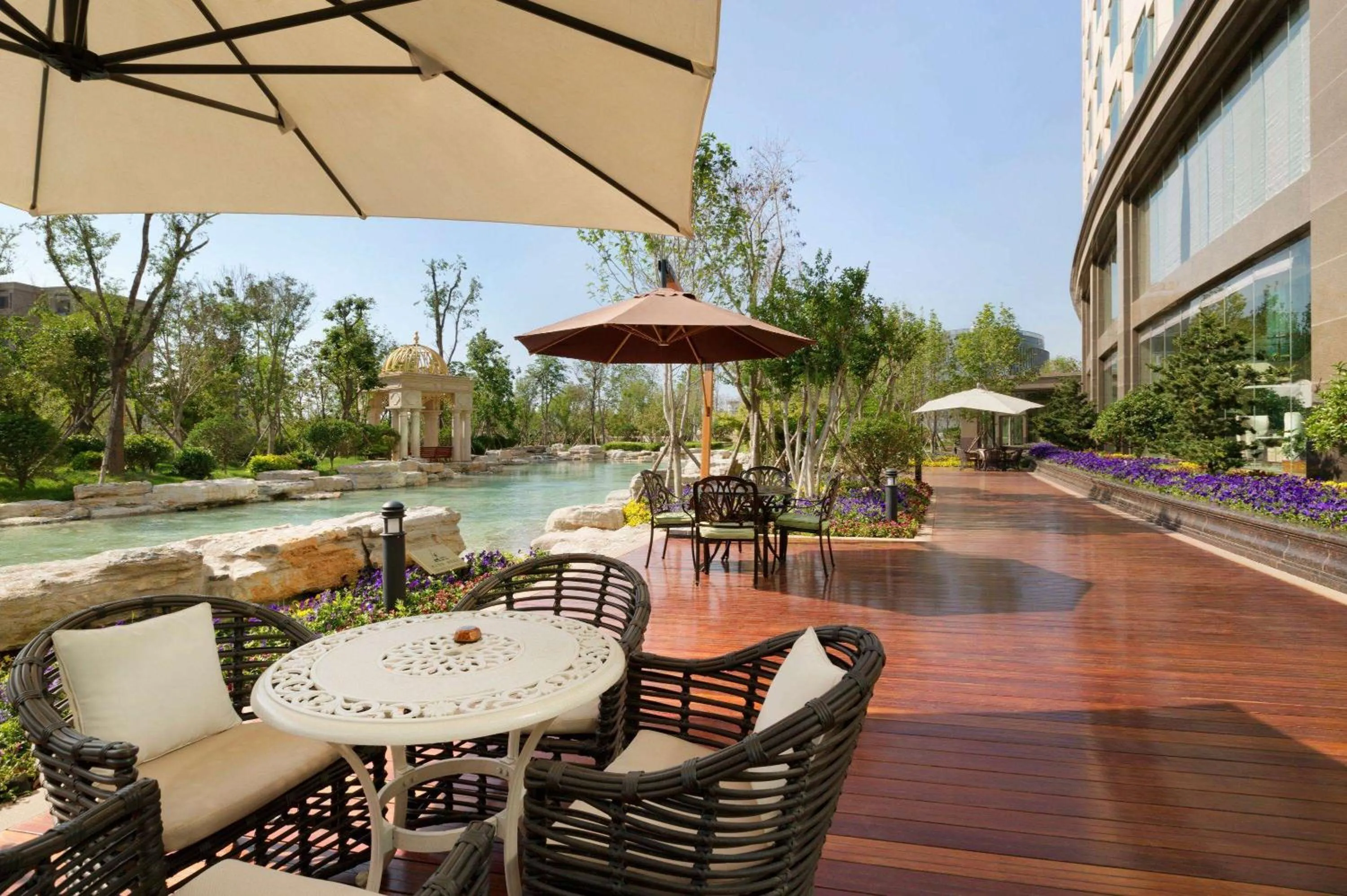 Other in Wyndham Qingdao l Free Fixed-Time Shuttle Service Between Hotel and Airport & North Railway Station l Outdoor Children's Amusement Park l 1-Hour Play Snooker or Table Tennis