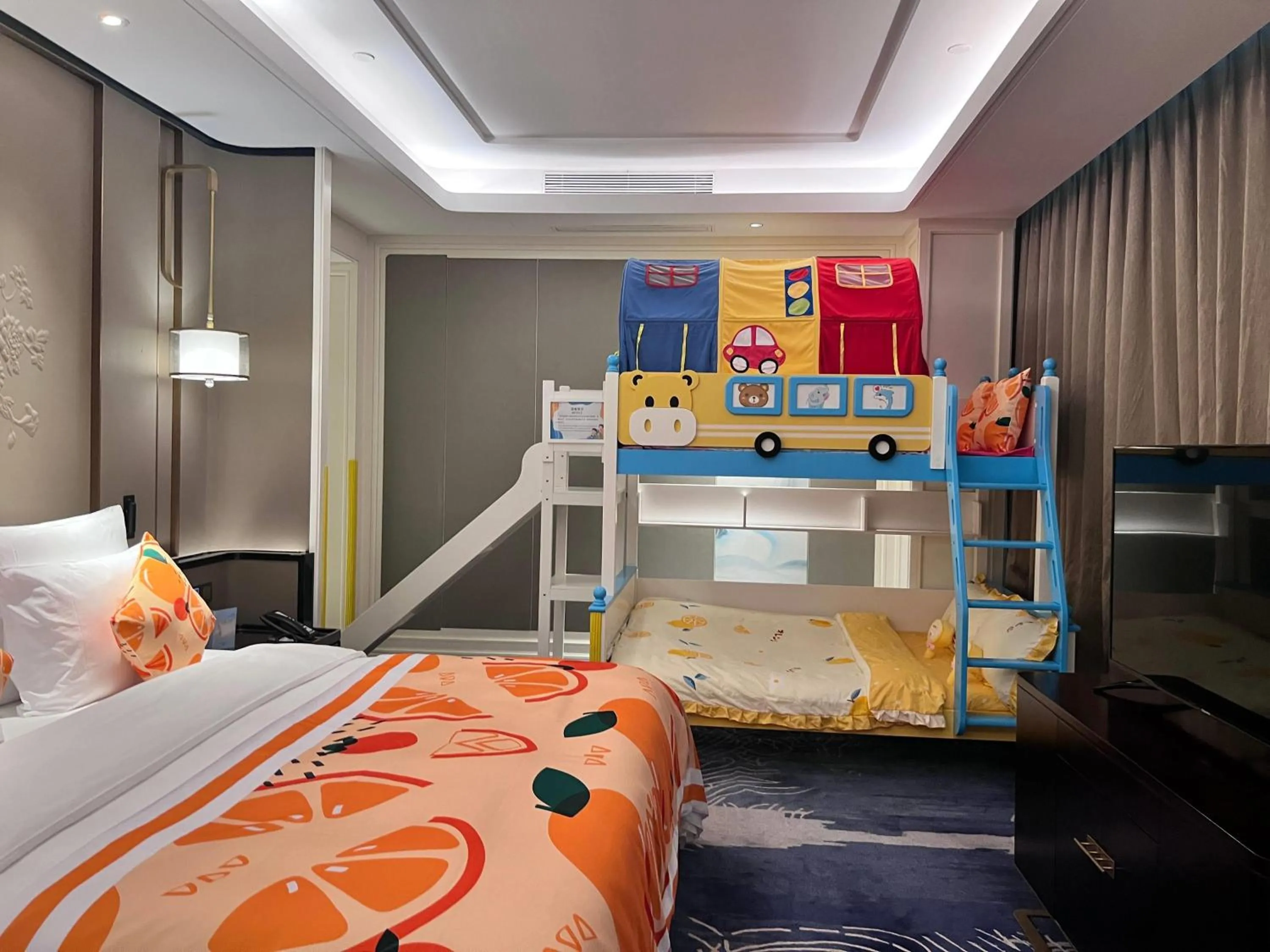 Photo of the whole room, Bed in Wyndham Qingdao