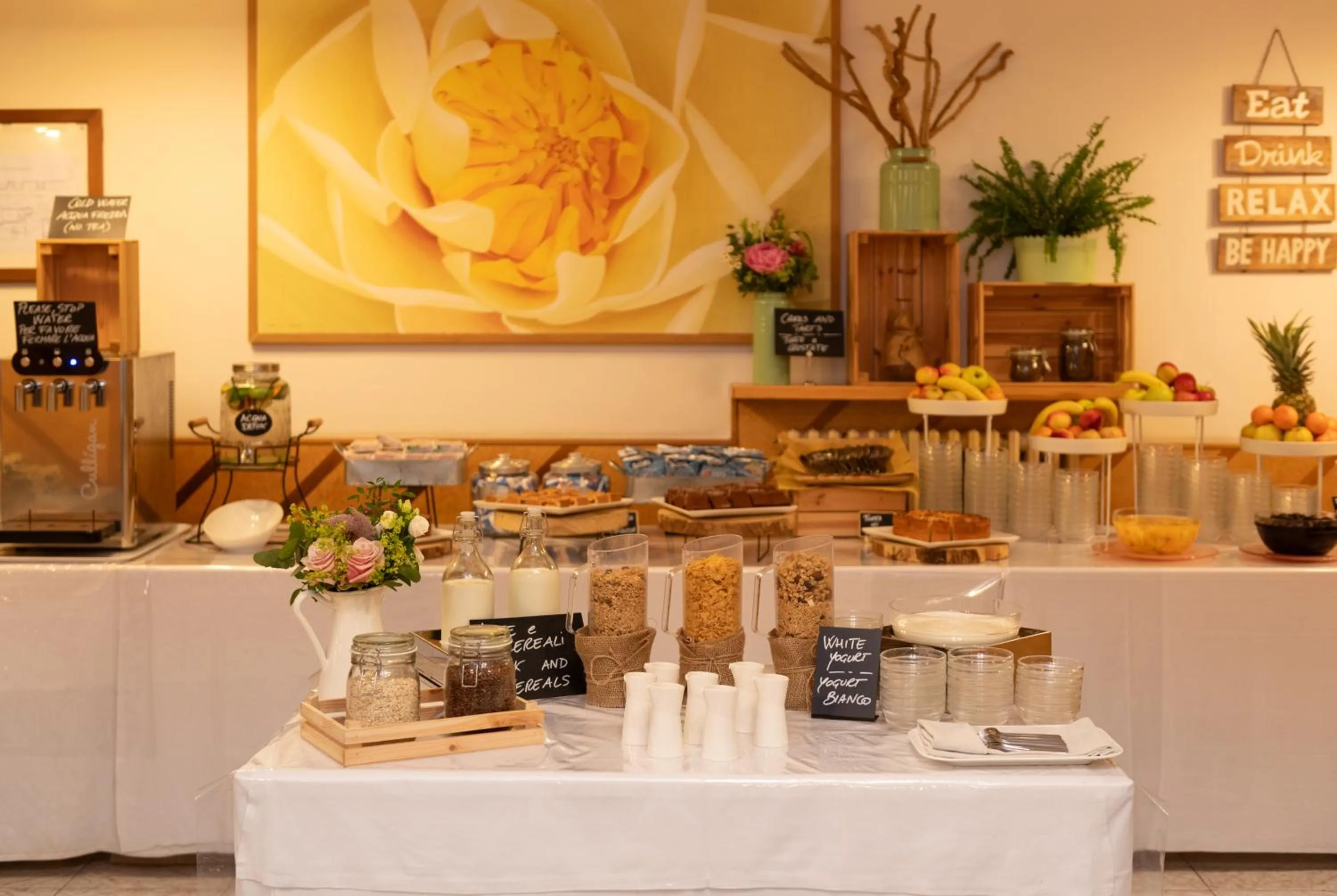 Buffet breakfast in Hotel Casa Del Pellegrino