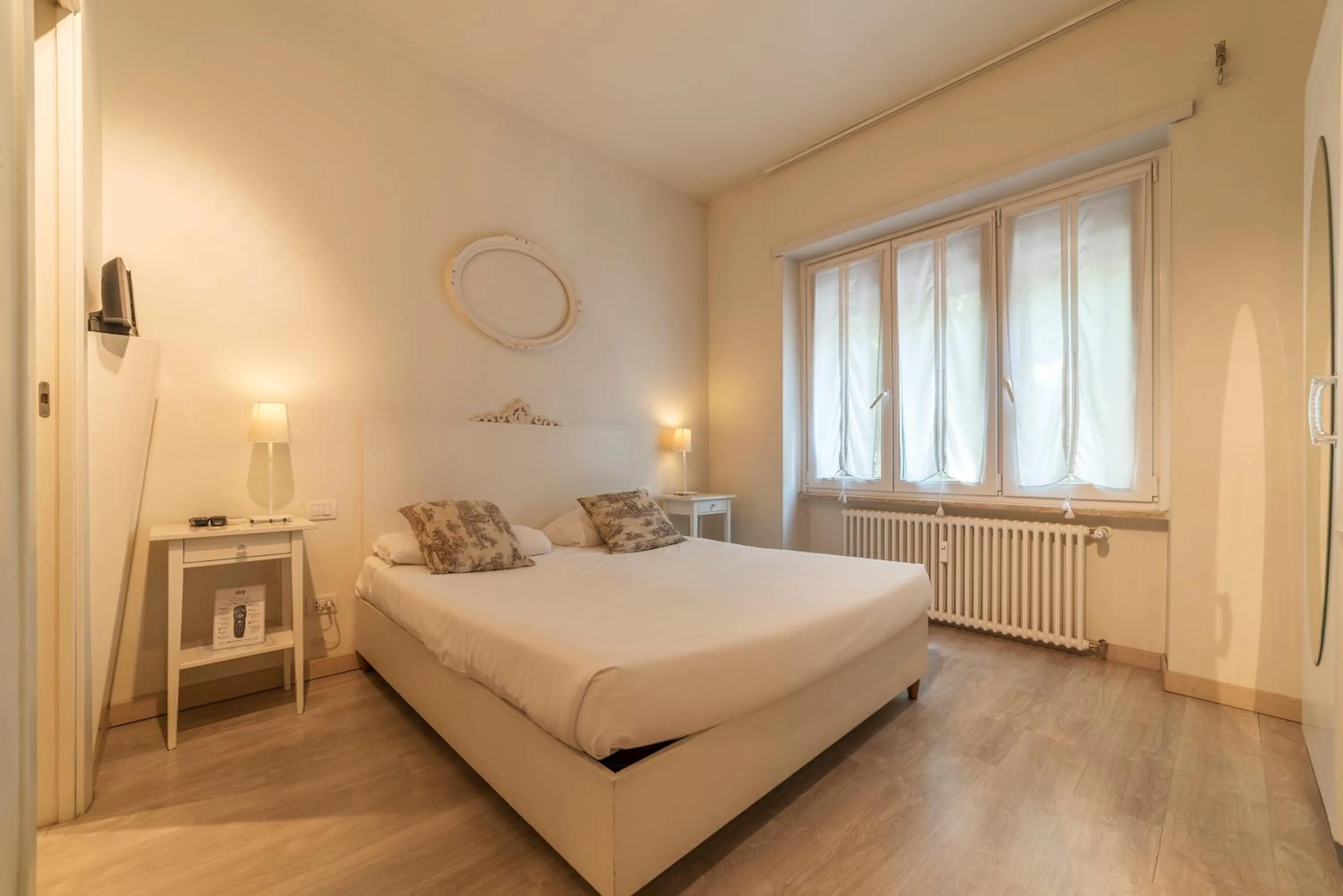 Photo of the whole room, Bed in Nina Casetta De Trastevere