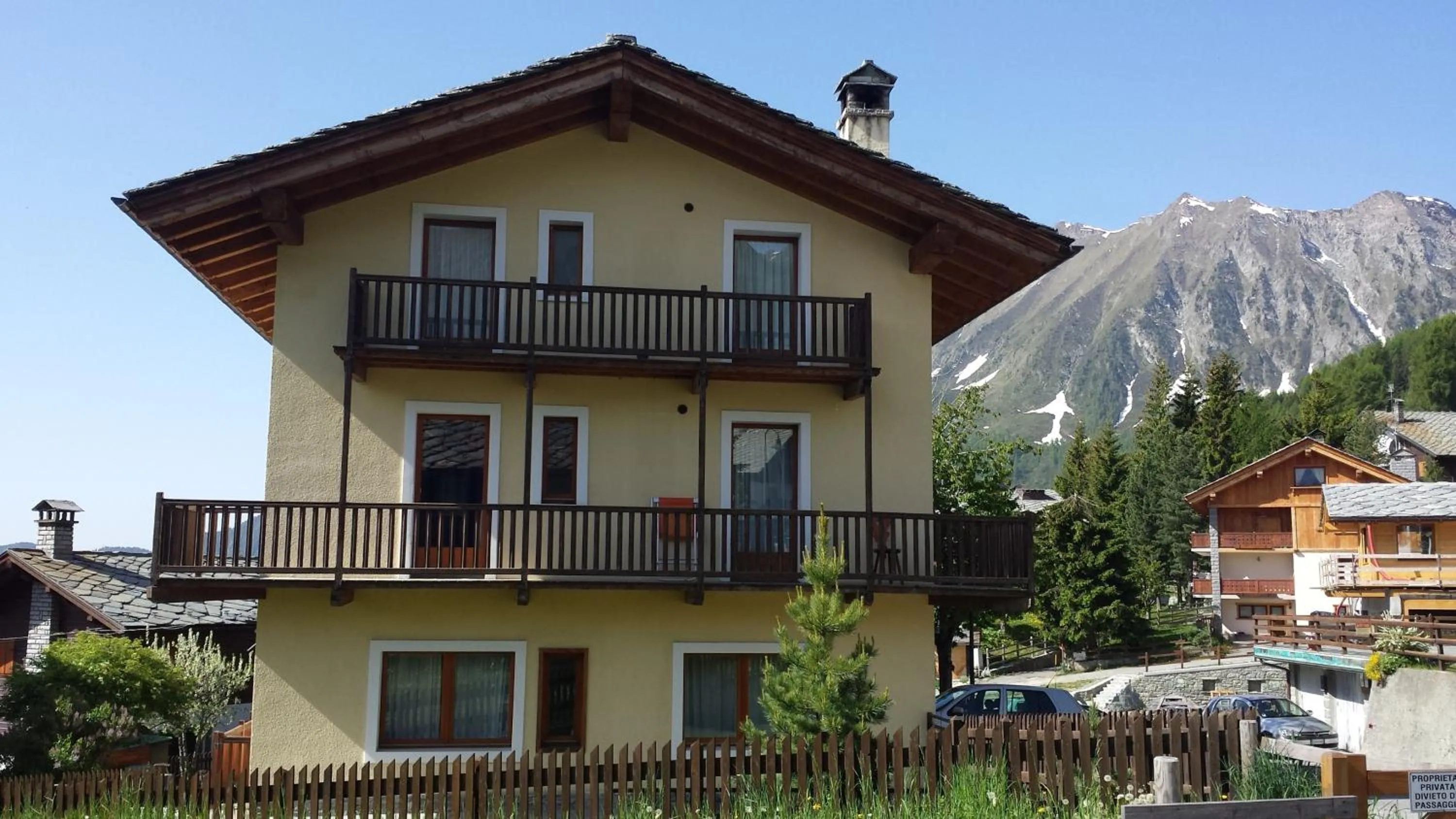 Facade/entrance in Family Apartments Le Chalet