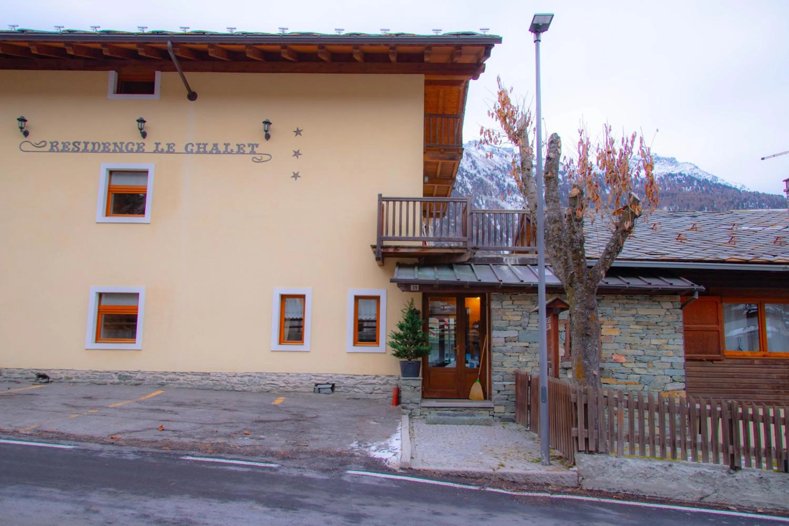 Facade/entrance in Family Apartments Le Chalet
