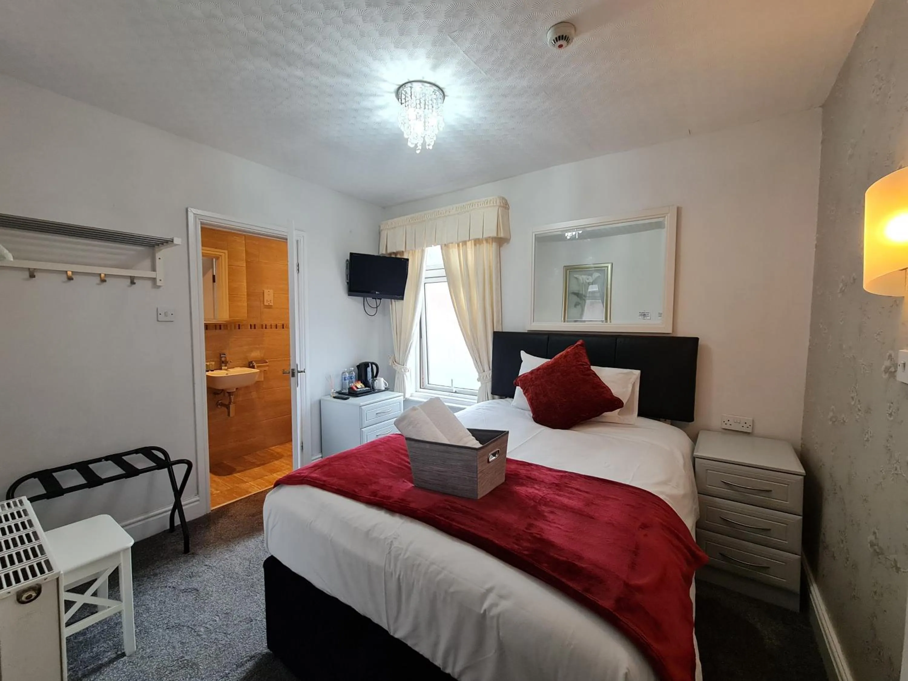 Bed in Clifton Villa - Southport