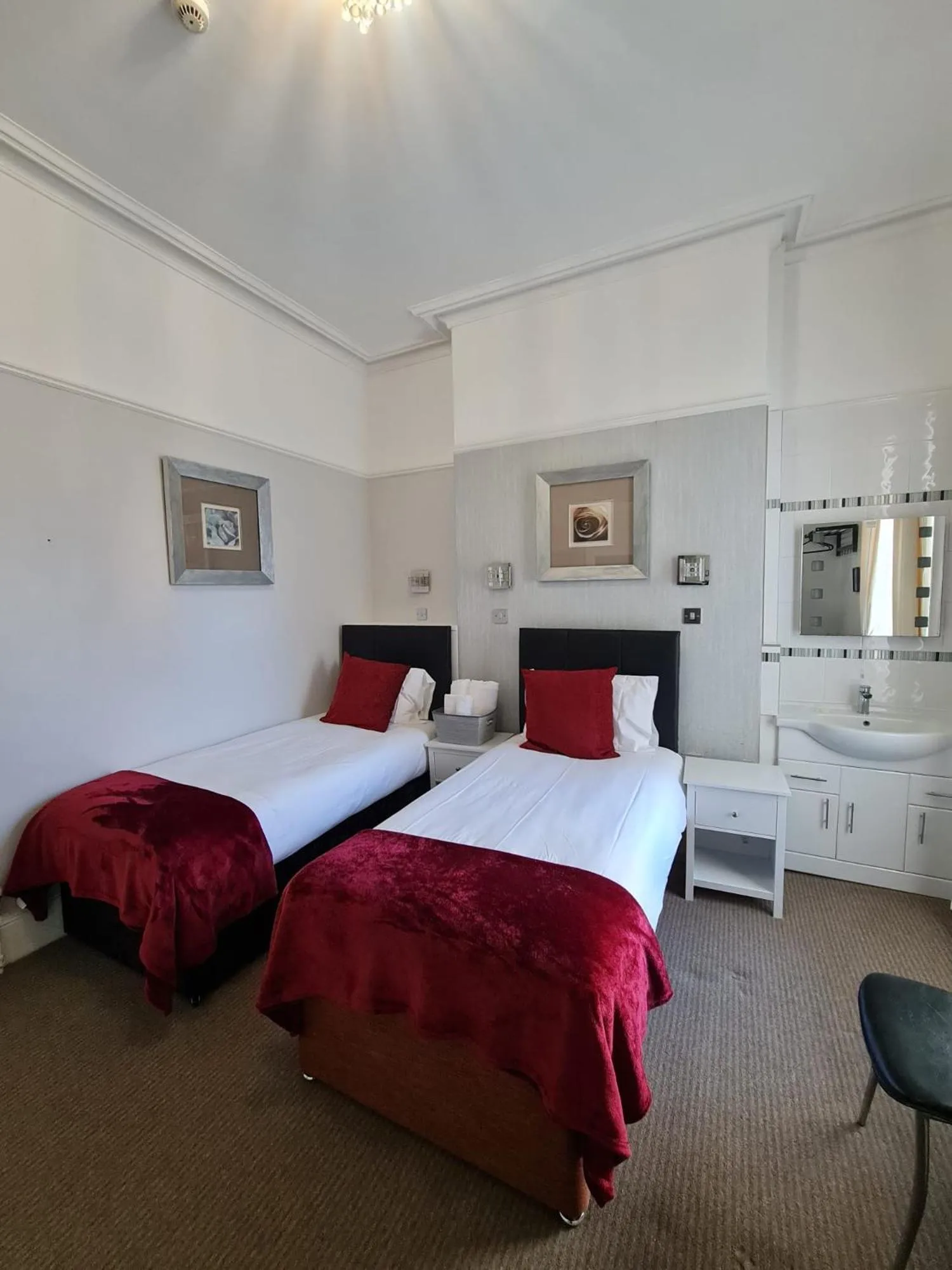 Bed in Clifton Villa - Southport