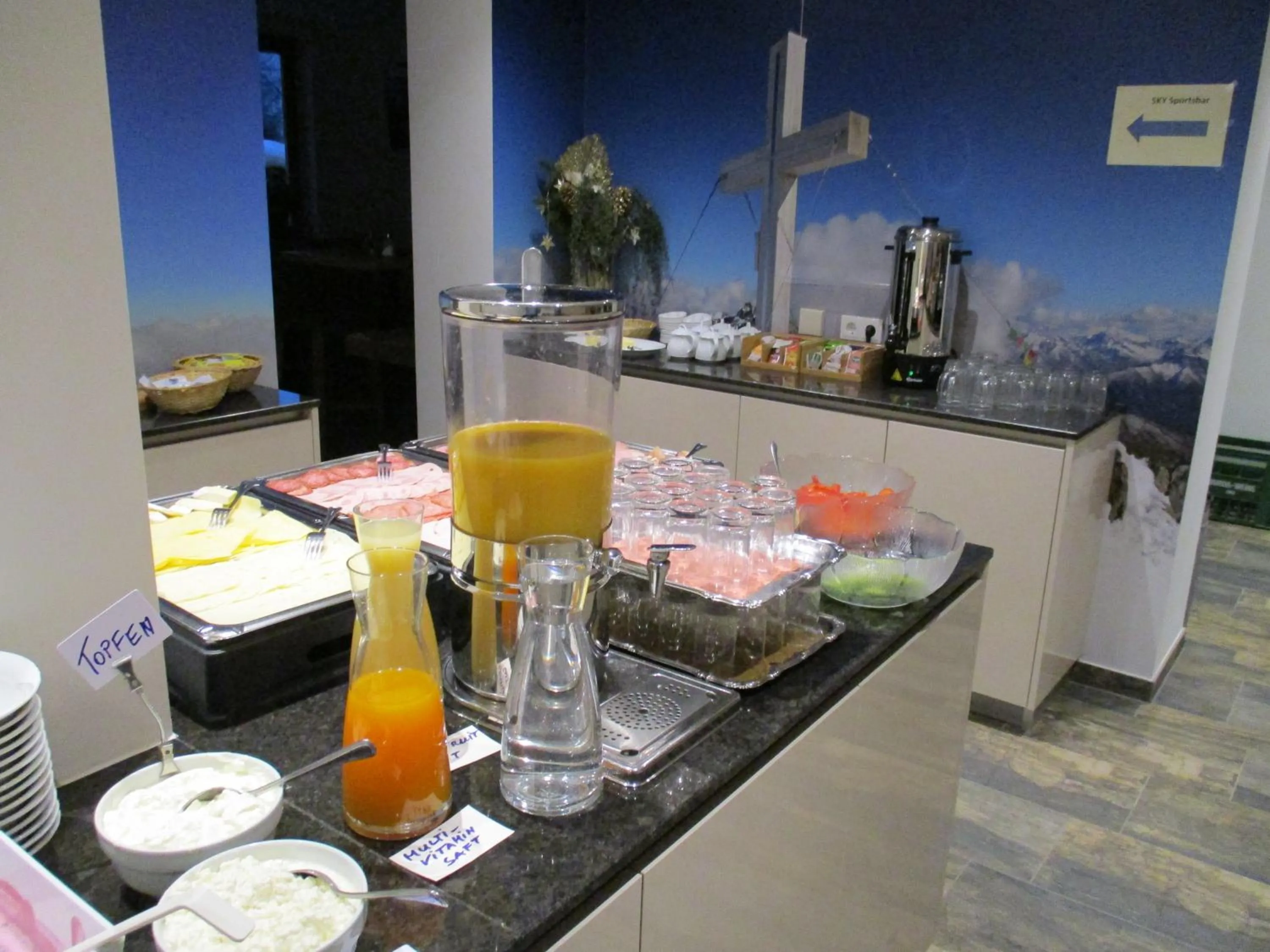 Breakfast in Aparthotel Garni Schranz