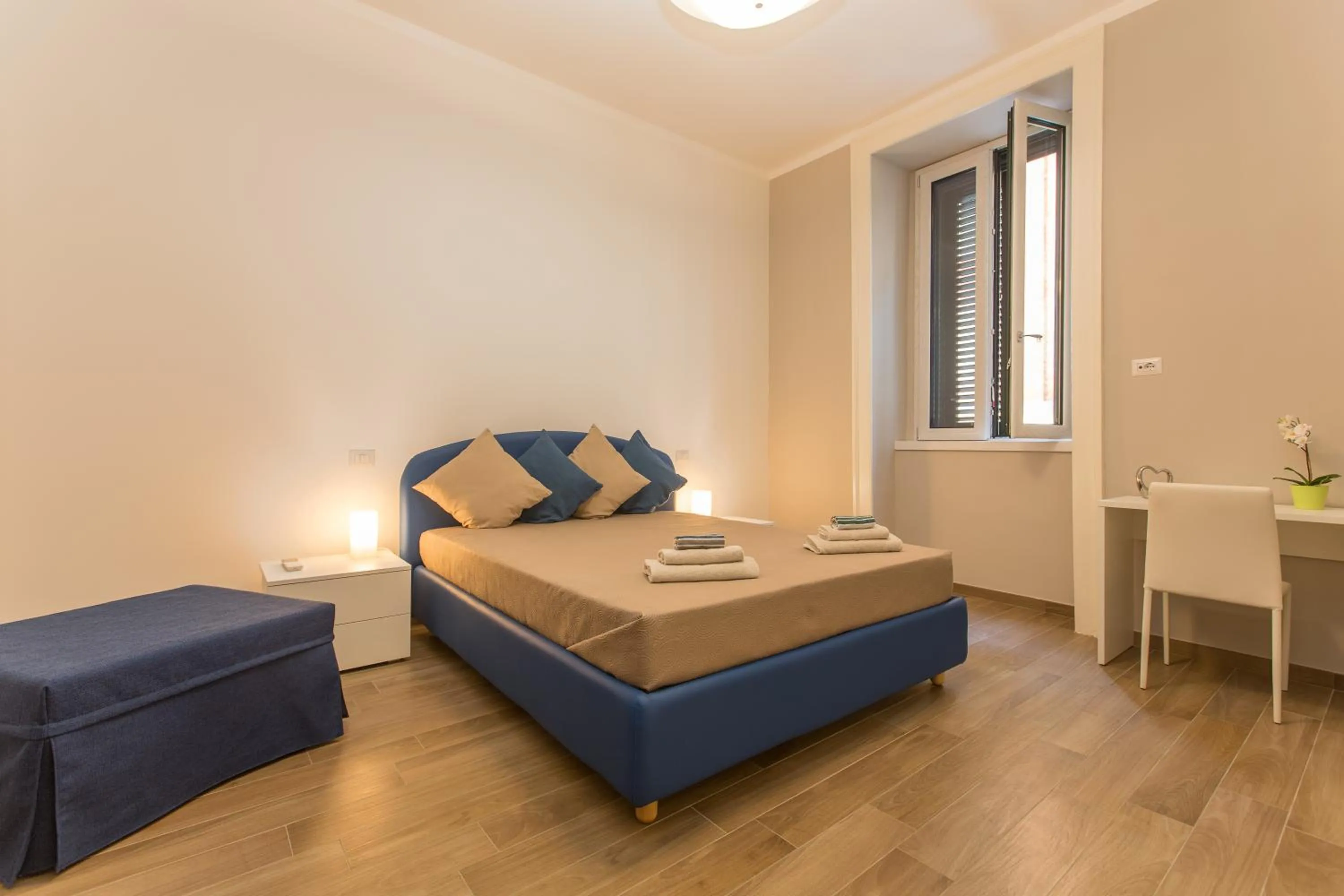 Bedroom, Bed in Salerno Prestige Apartment