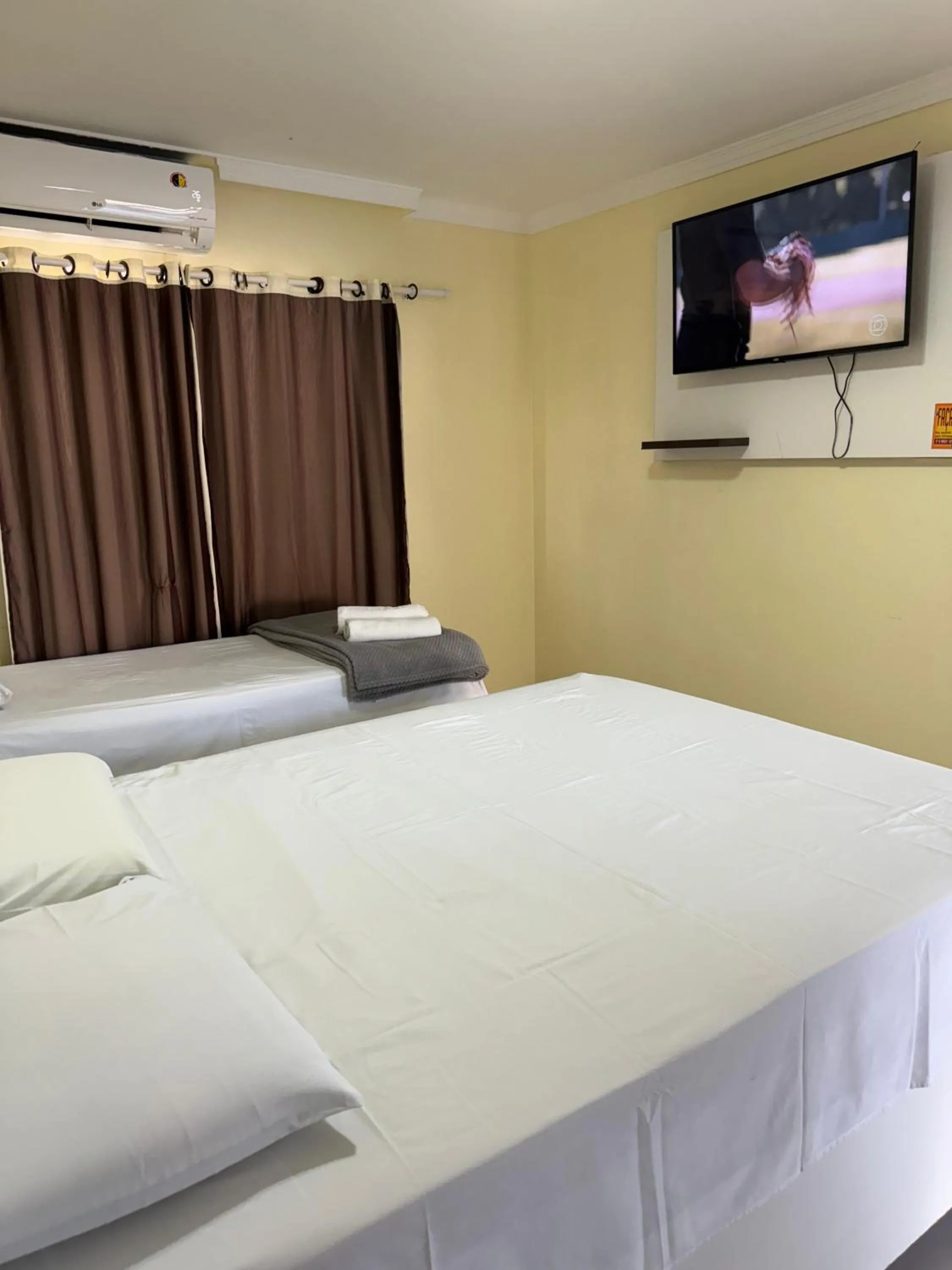 TV and multimedia, Bed in Hotel Serra do Rio