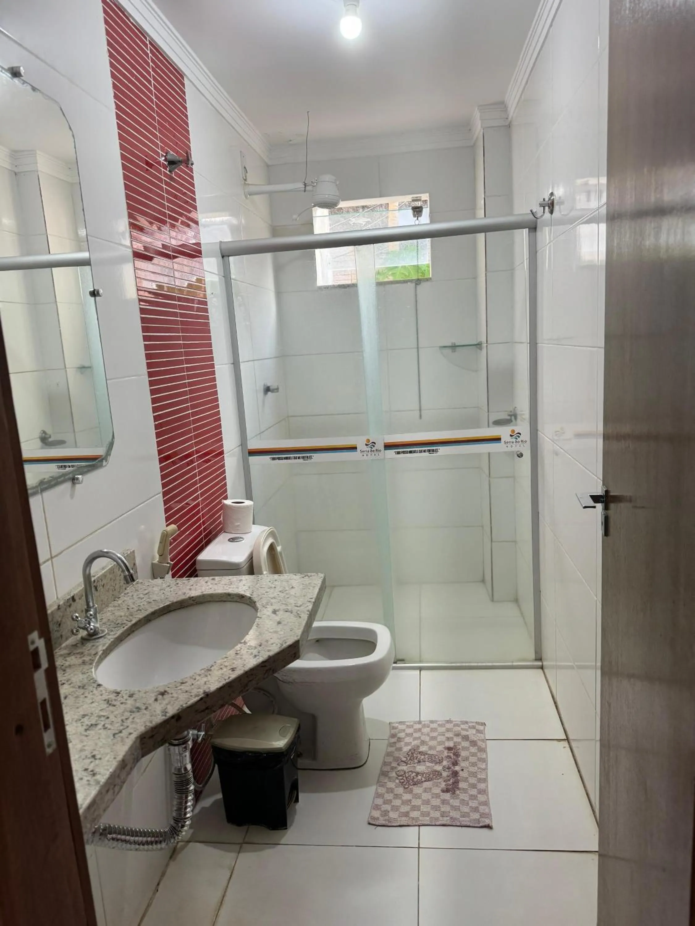 Shower in Hotel Serra do Rio