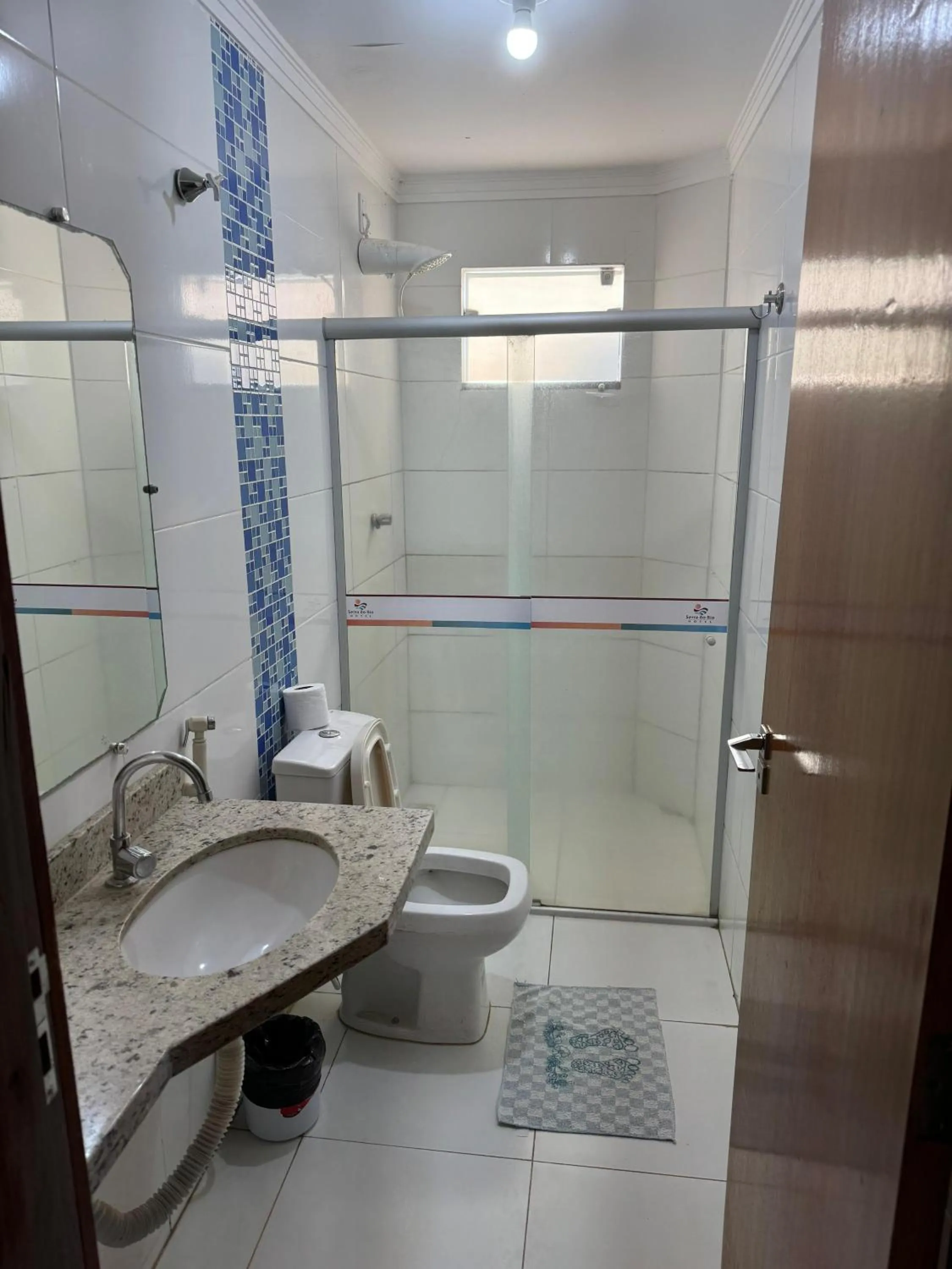 Shower in Hotel Serra do Rio