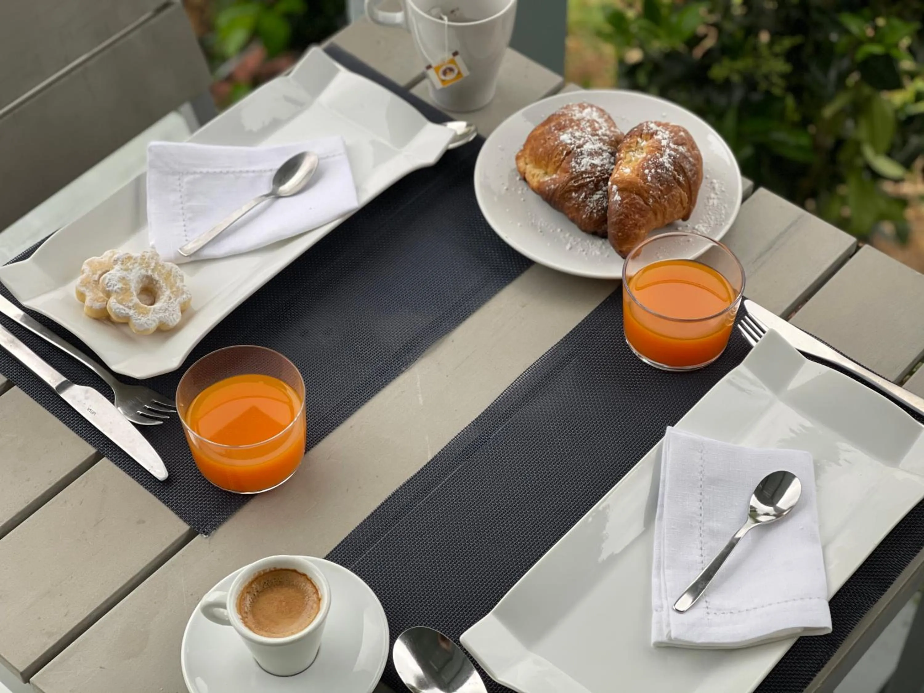 Food and drinks in Le Village Sarzana