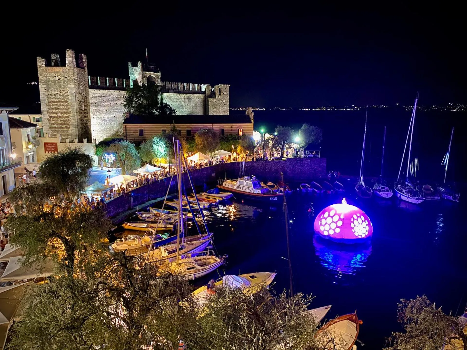 Evening entertainment in Albergo Gardesana