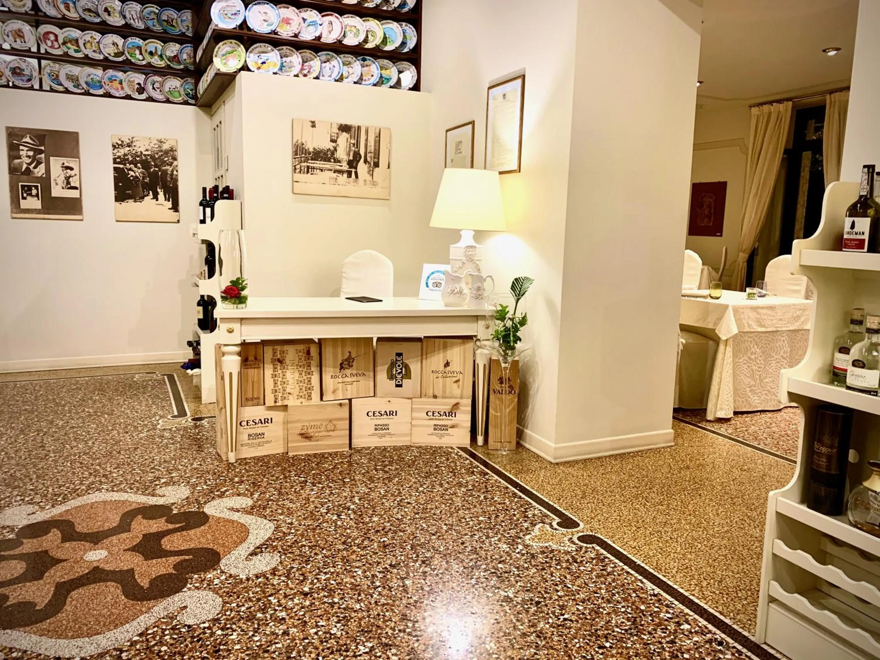 Restaurant/places to eat in Albergo Gardesana