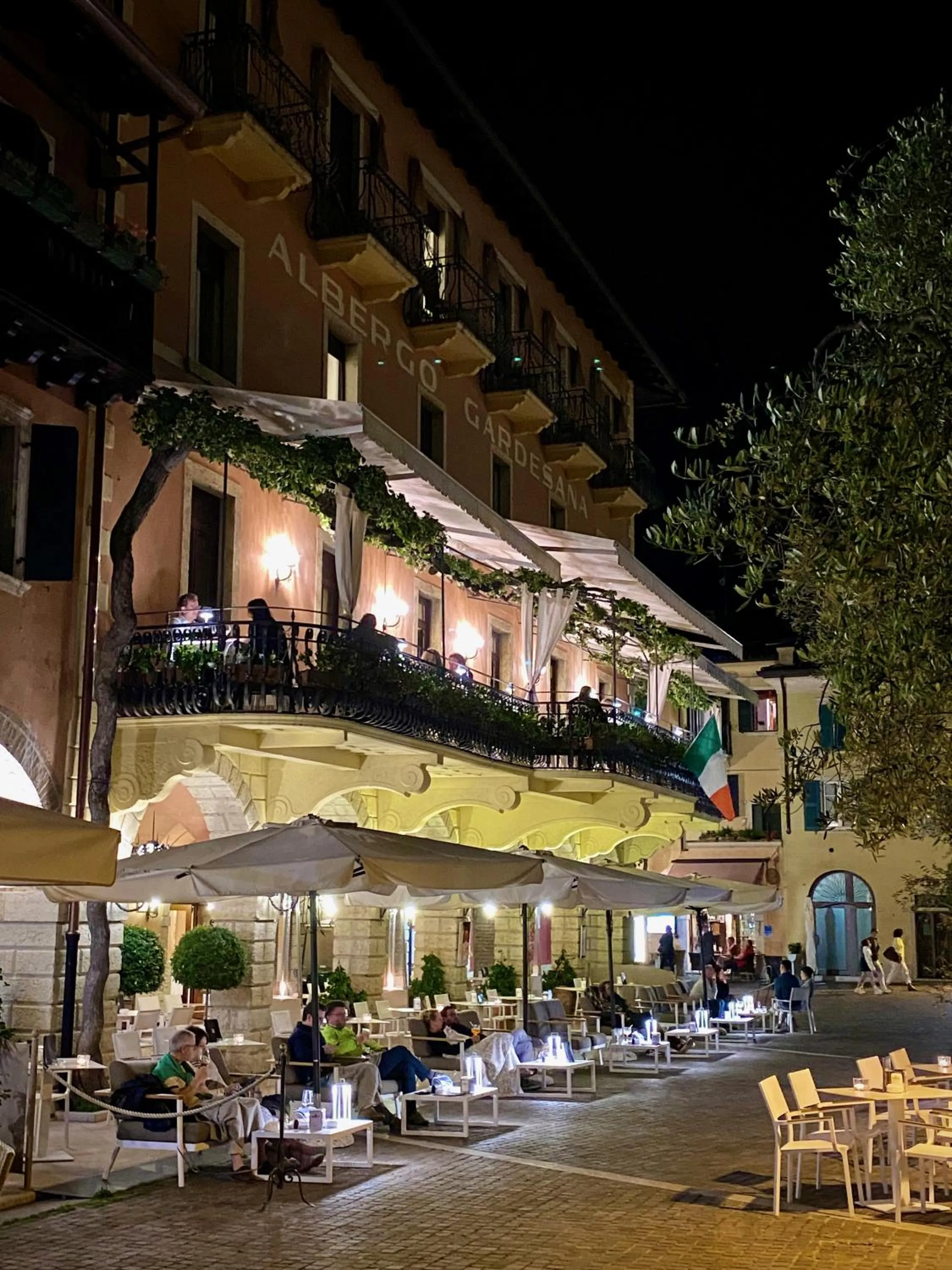 Facade/entrance in Albergo Gardesana