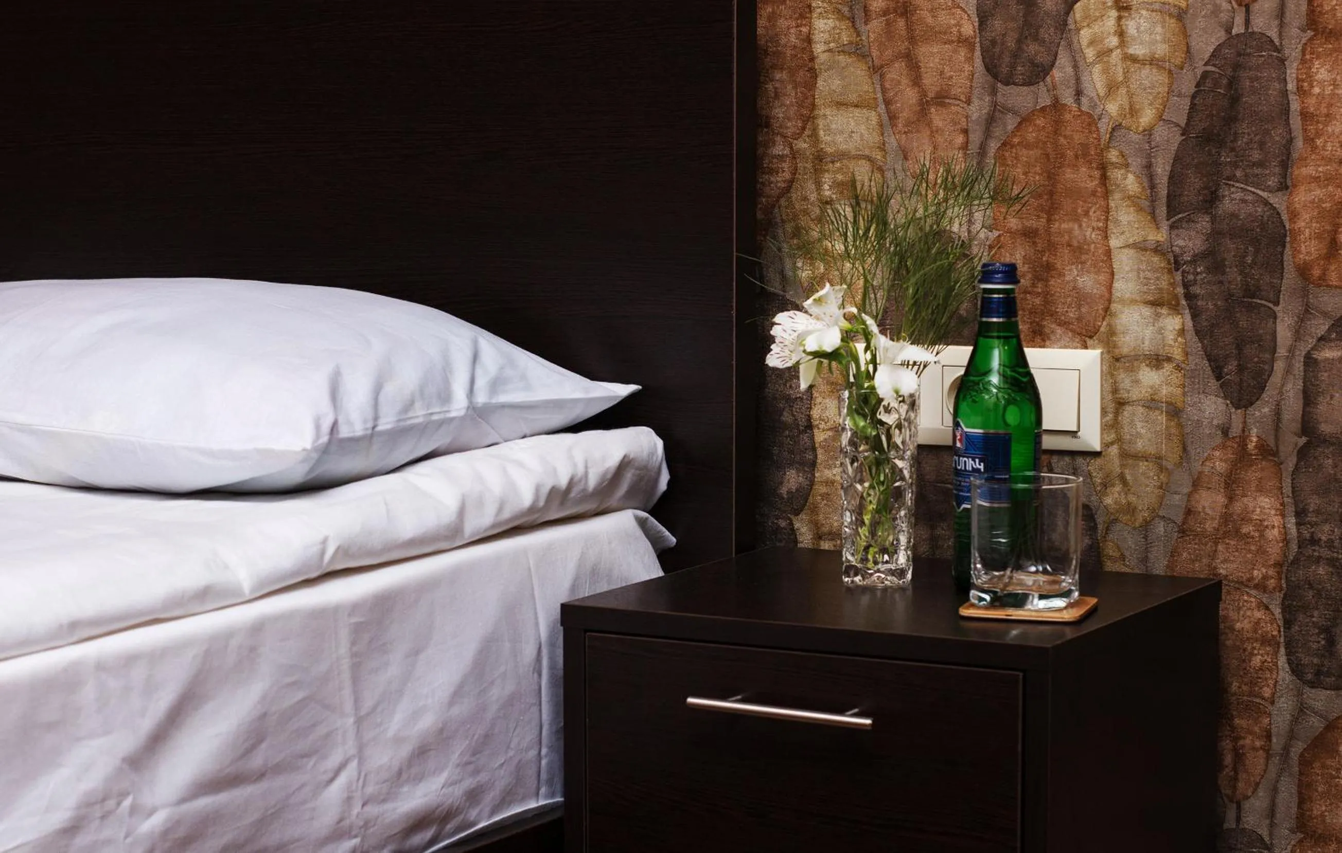 Drinks, Bed in WOW Guest house in apartment 141
