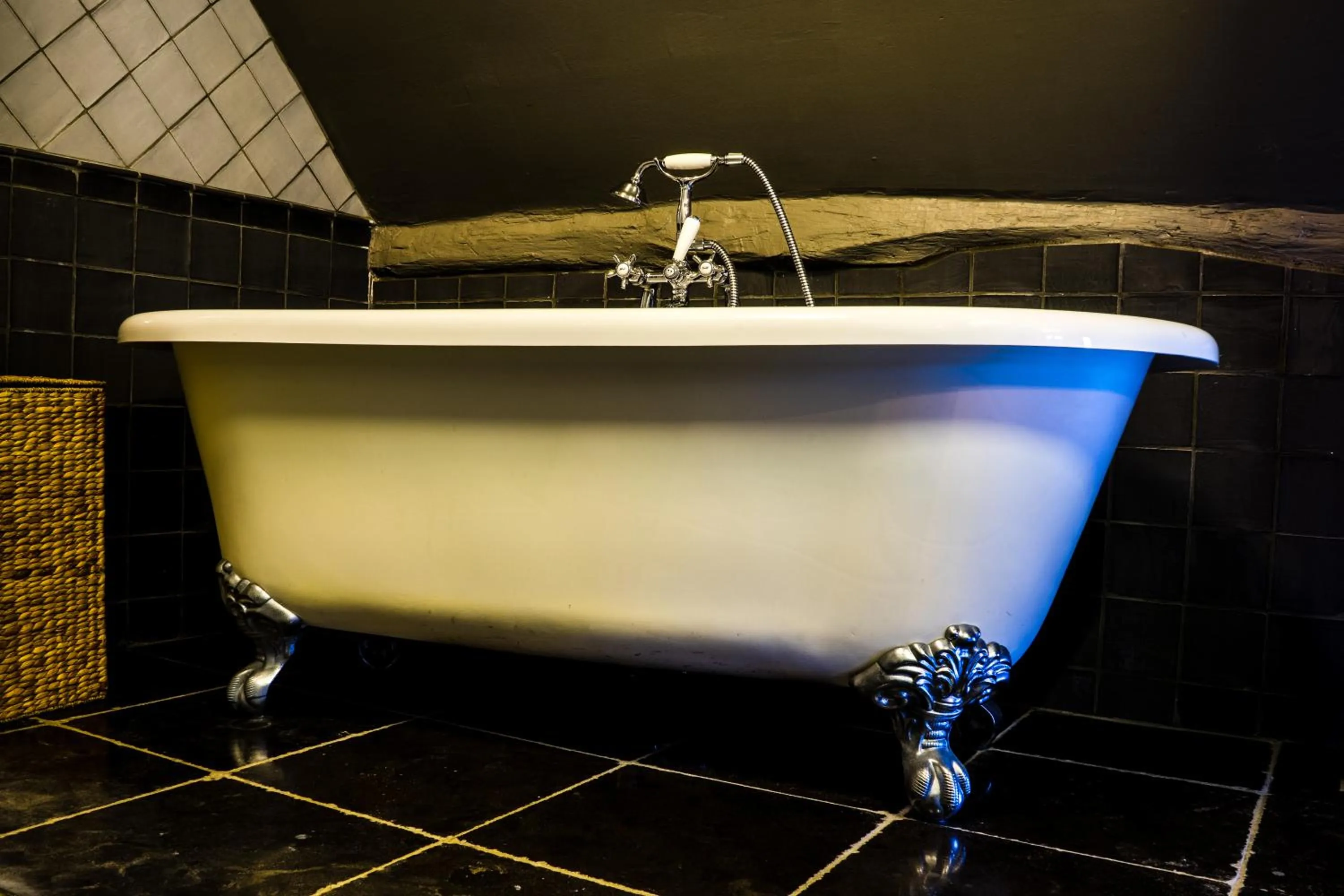 Shower in Aparthotel De Beek Anno 1410