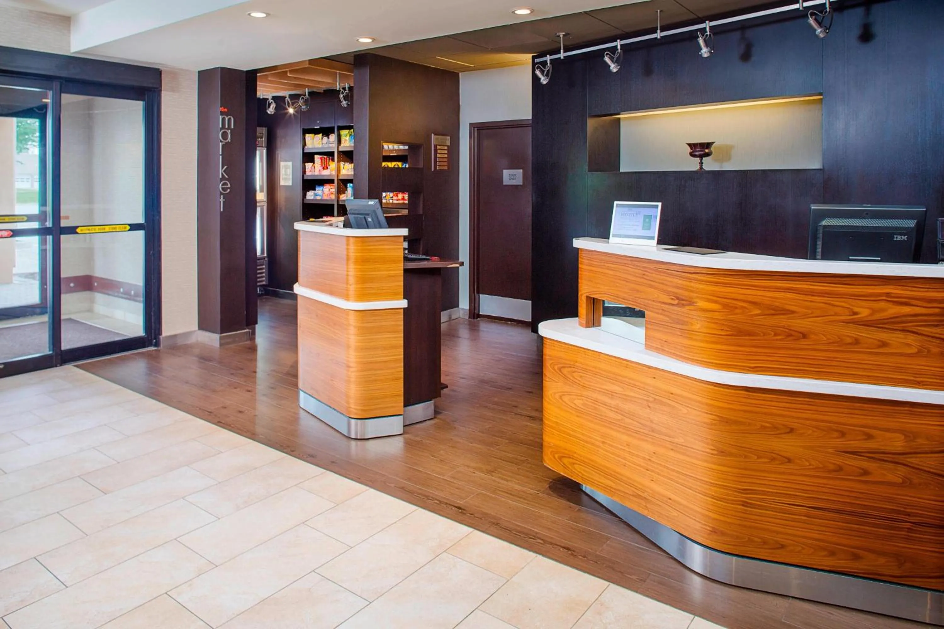 Lobby or reception in Courtyard by Marriott Richmond Airport