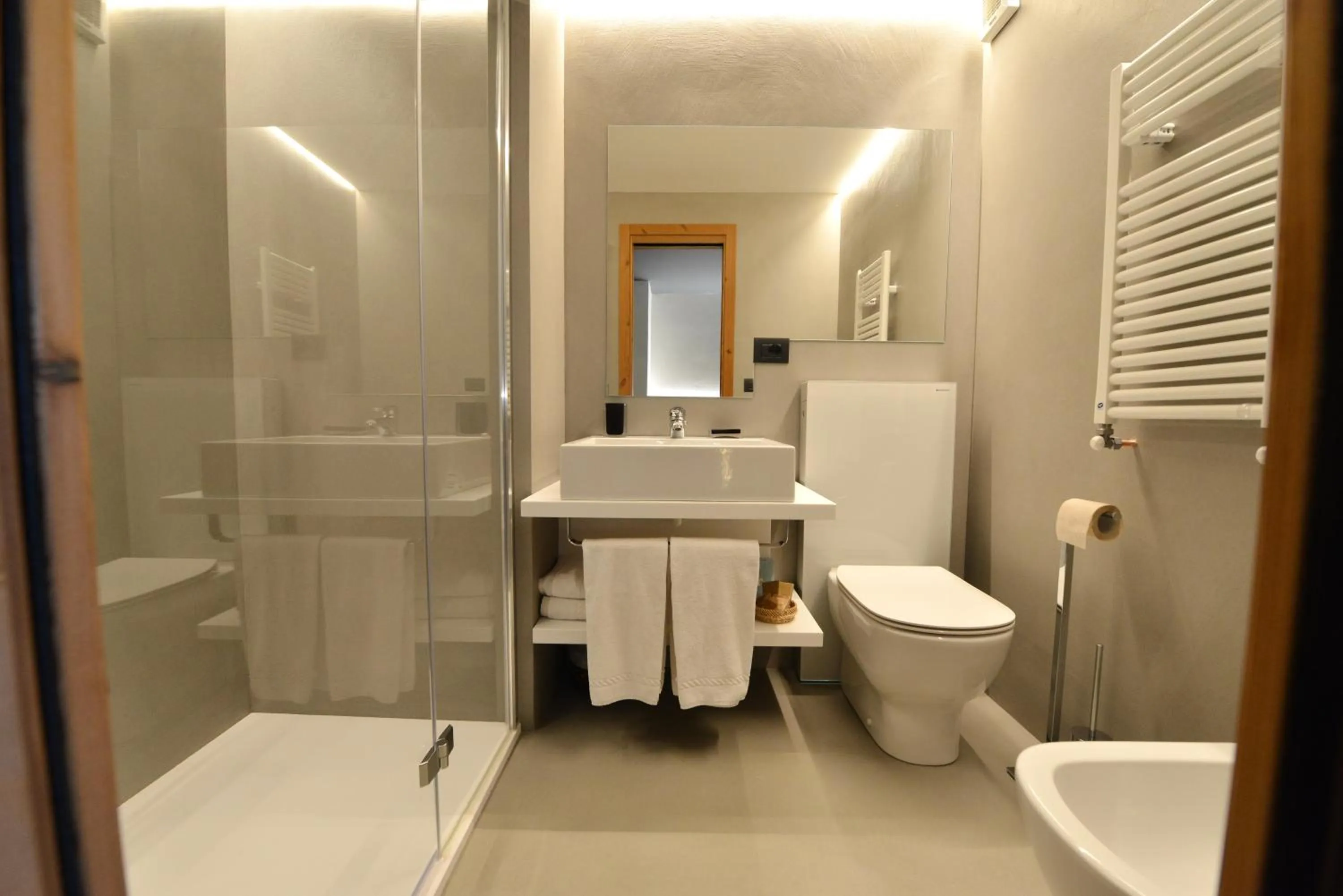 Shower in La Madonnina Del Gran Paradiso Wellness Hotel