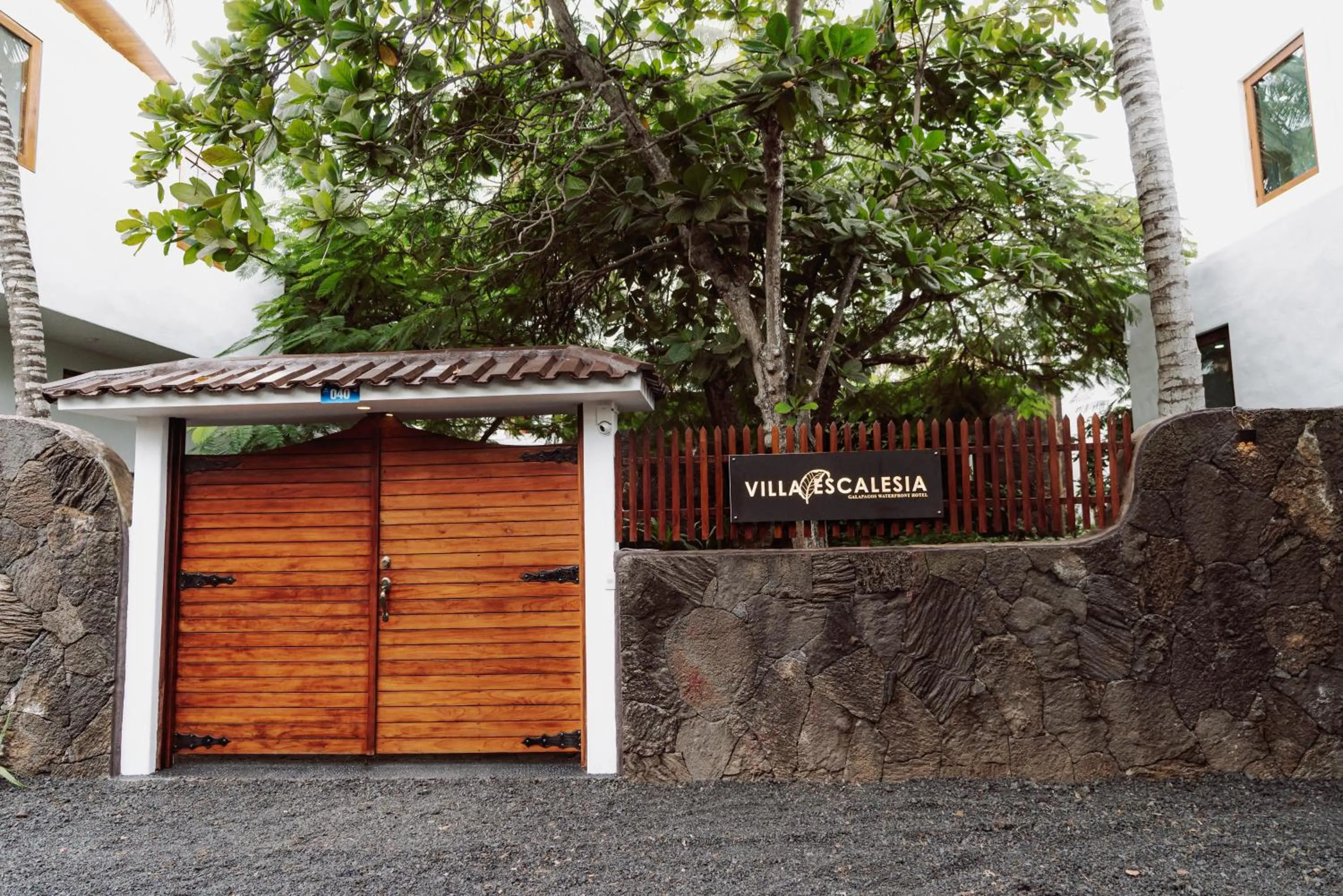 Facade/entrance in Hotel Villa Escalesia Galapagos