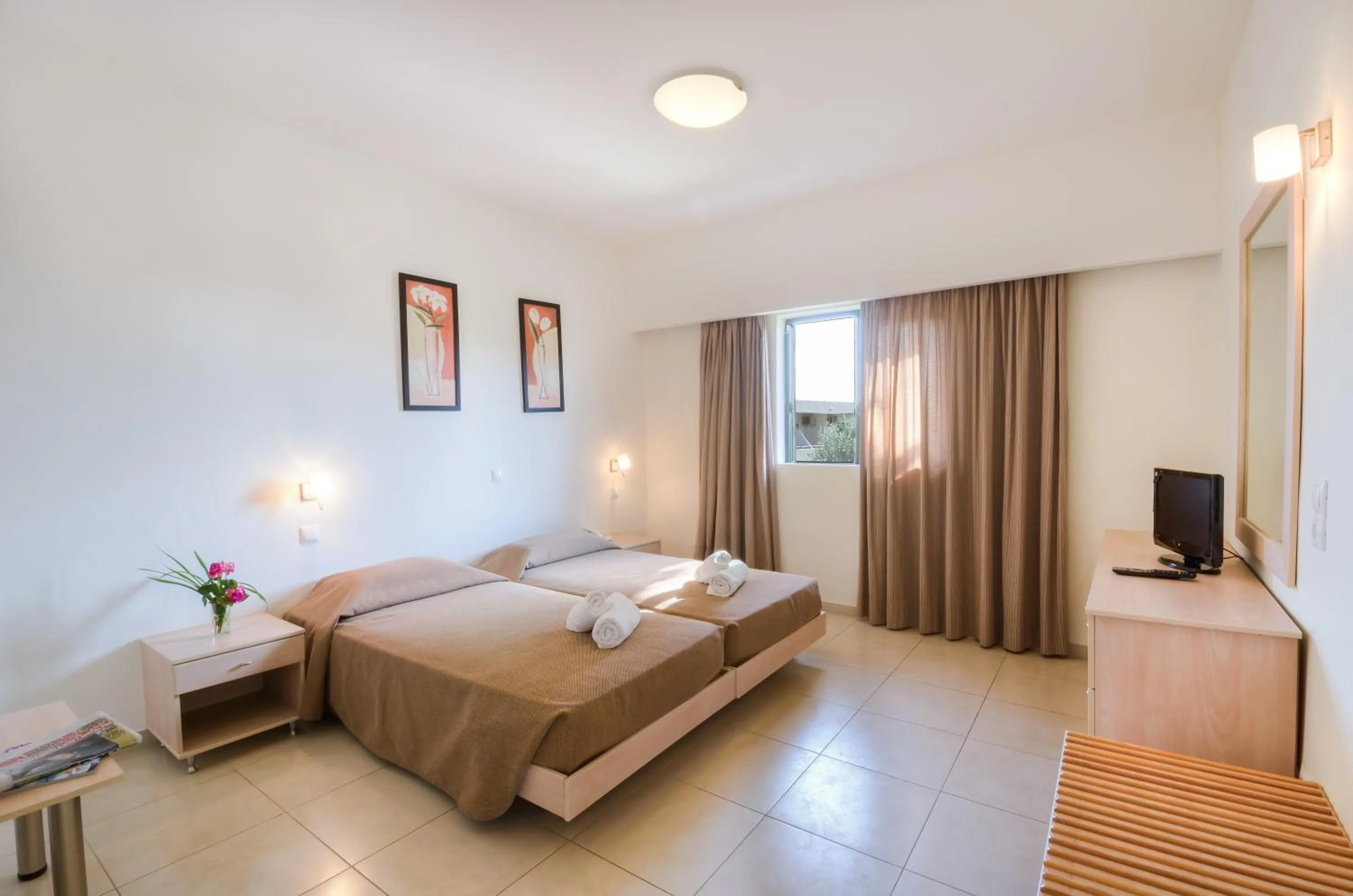 Bed in Pefkos Village Resort