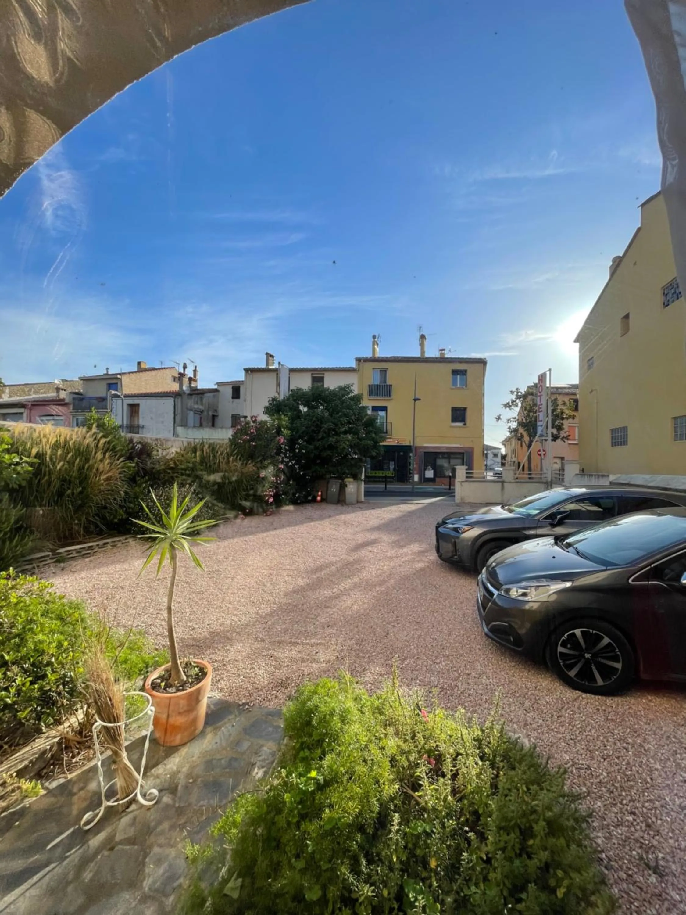 Parking in Hotel Clair Logis