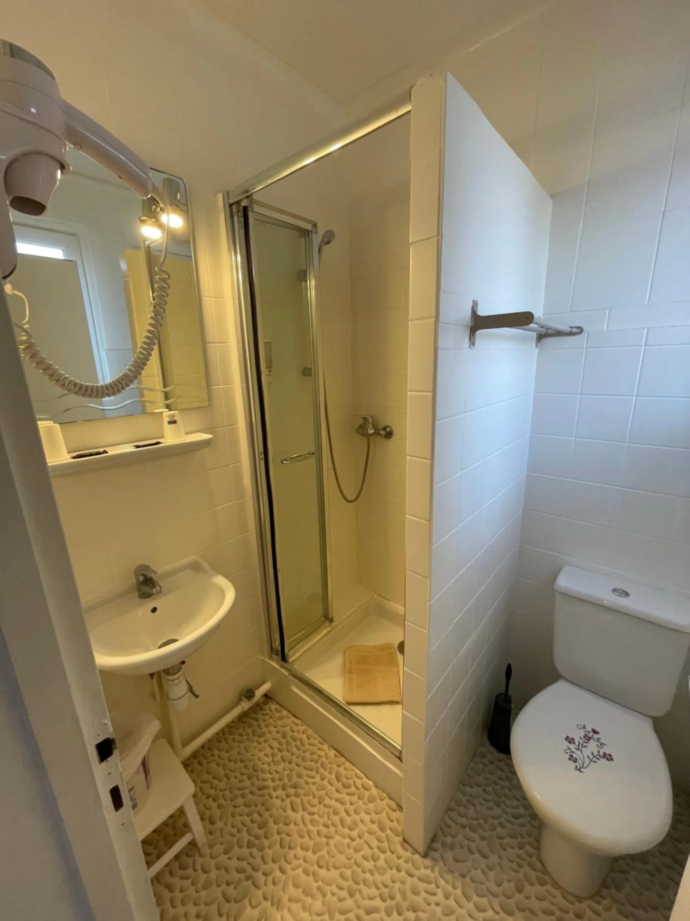 Shower in Hotel Clair Logis