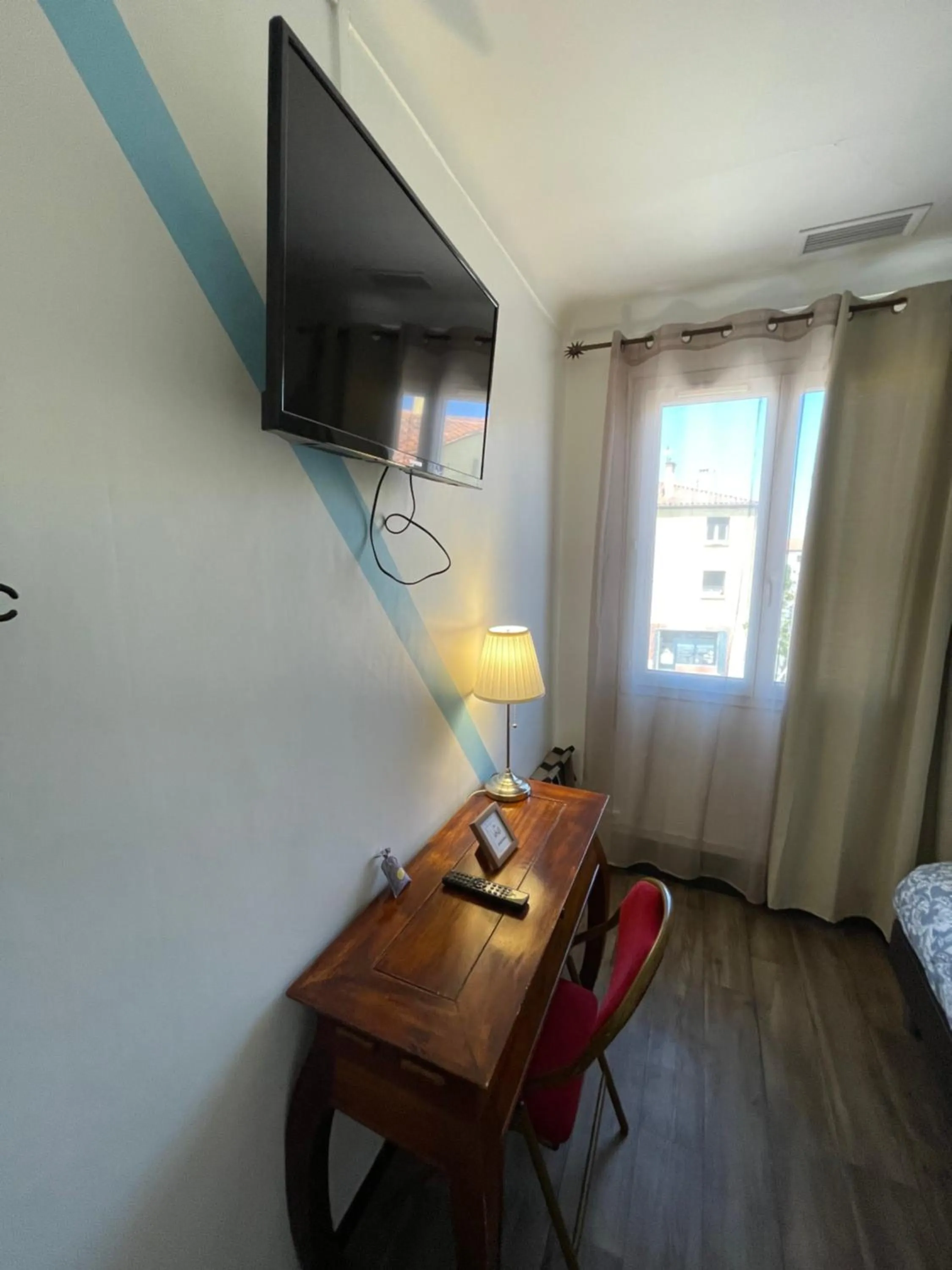 TV and multimedia in Hotel Clair Logis