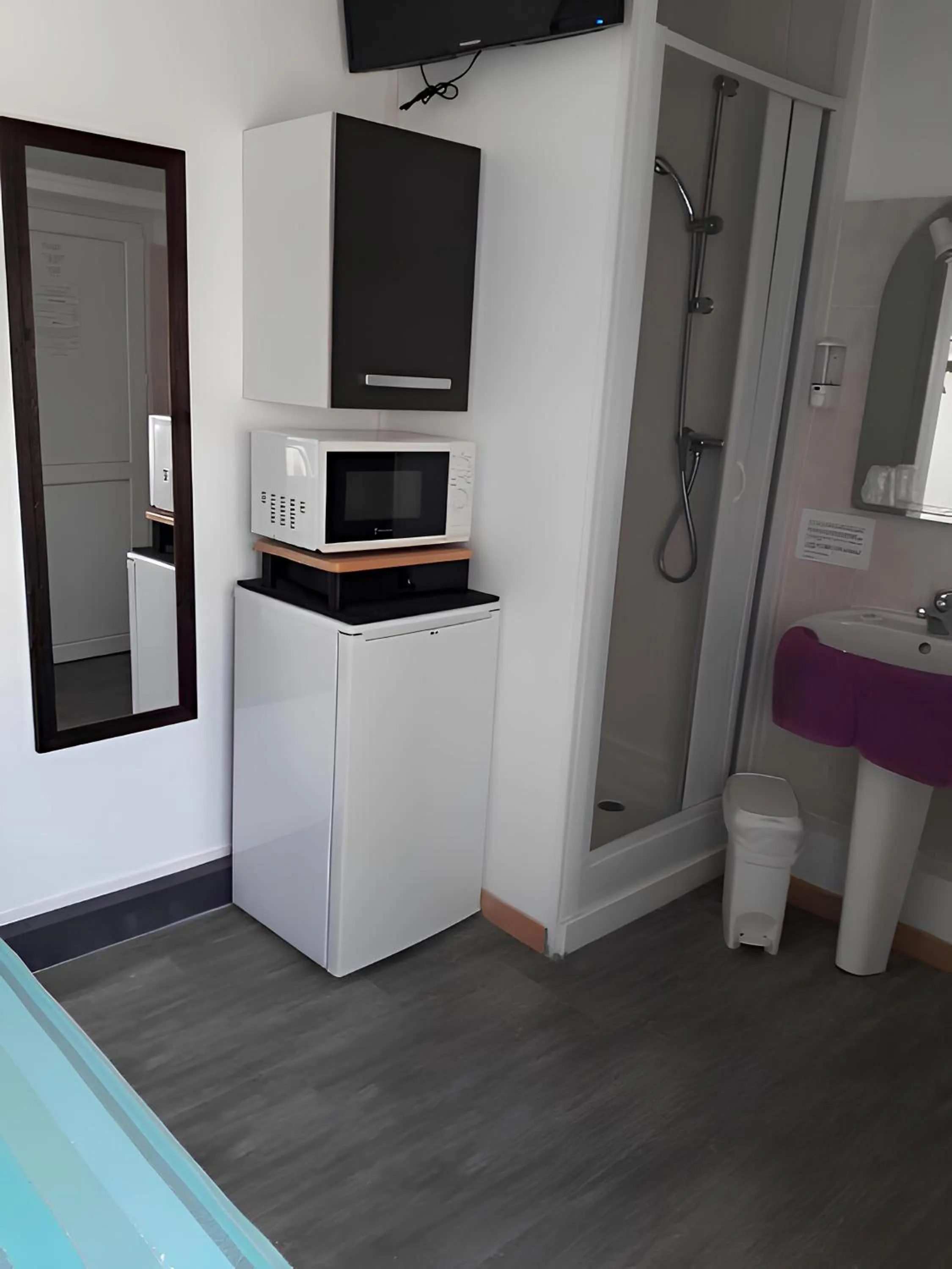 Shower in Hotel Clair Logis