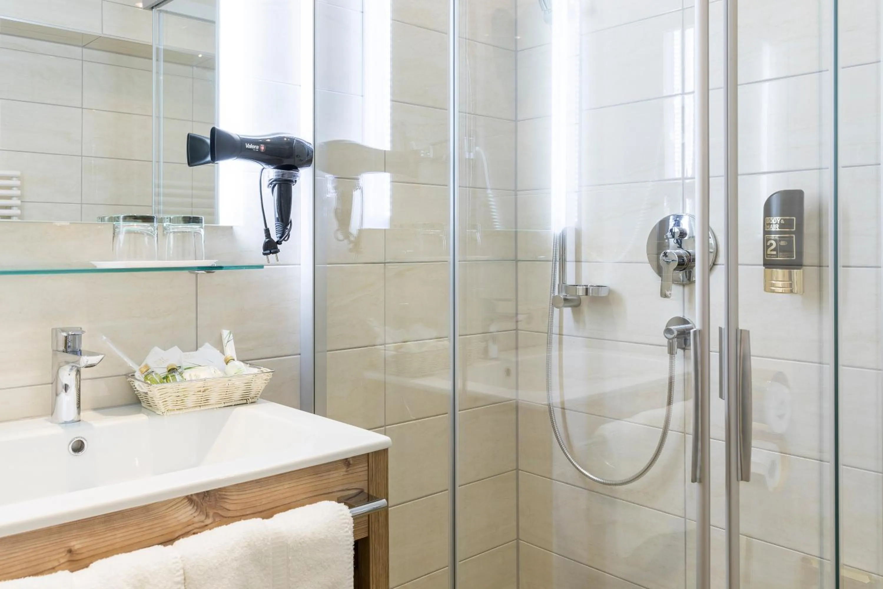 Shower in Hotel Alte Post