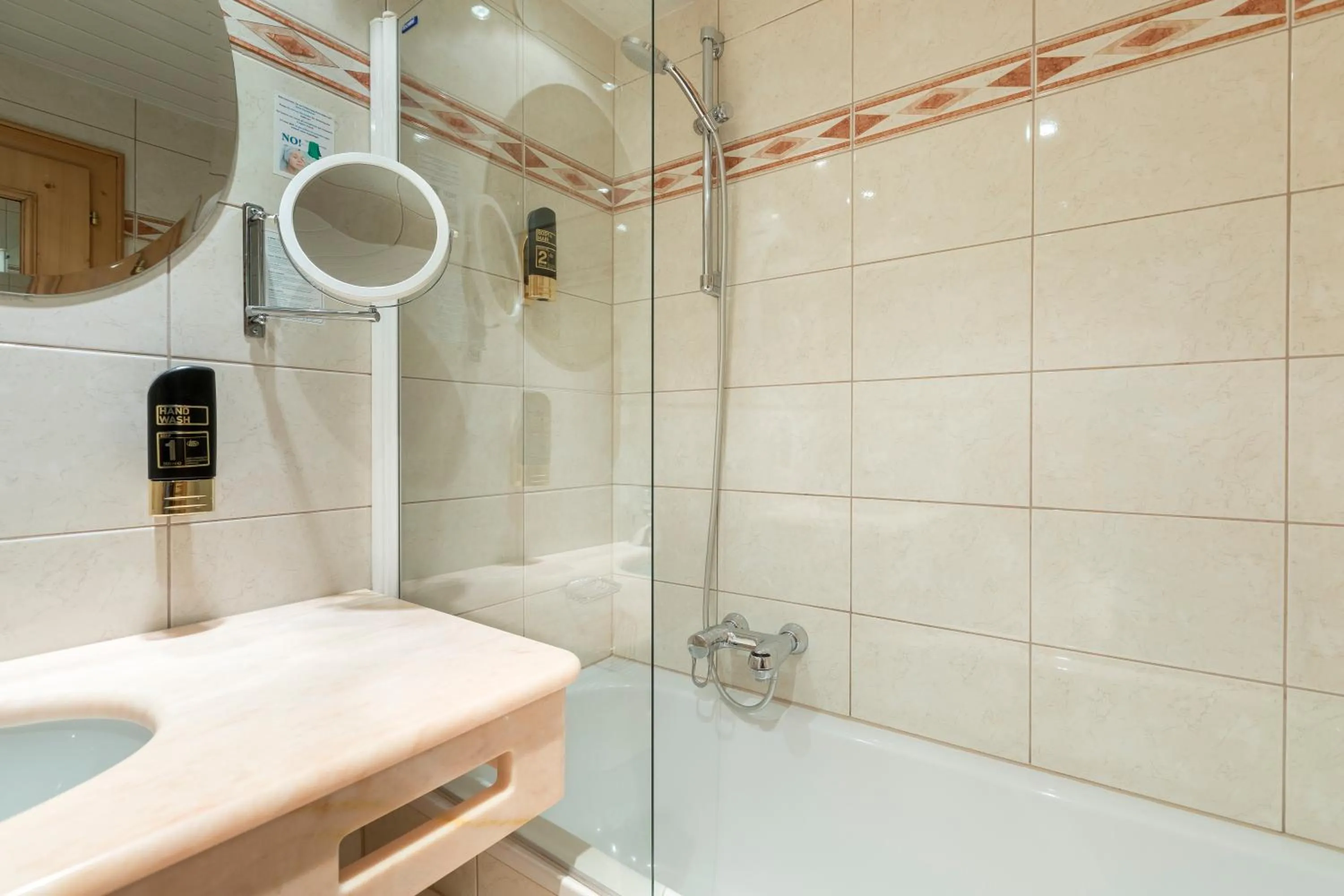 Bathroom in Hotel Alte Post