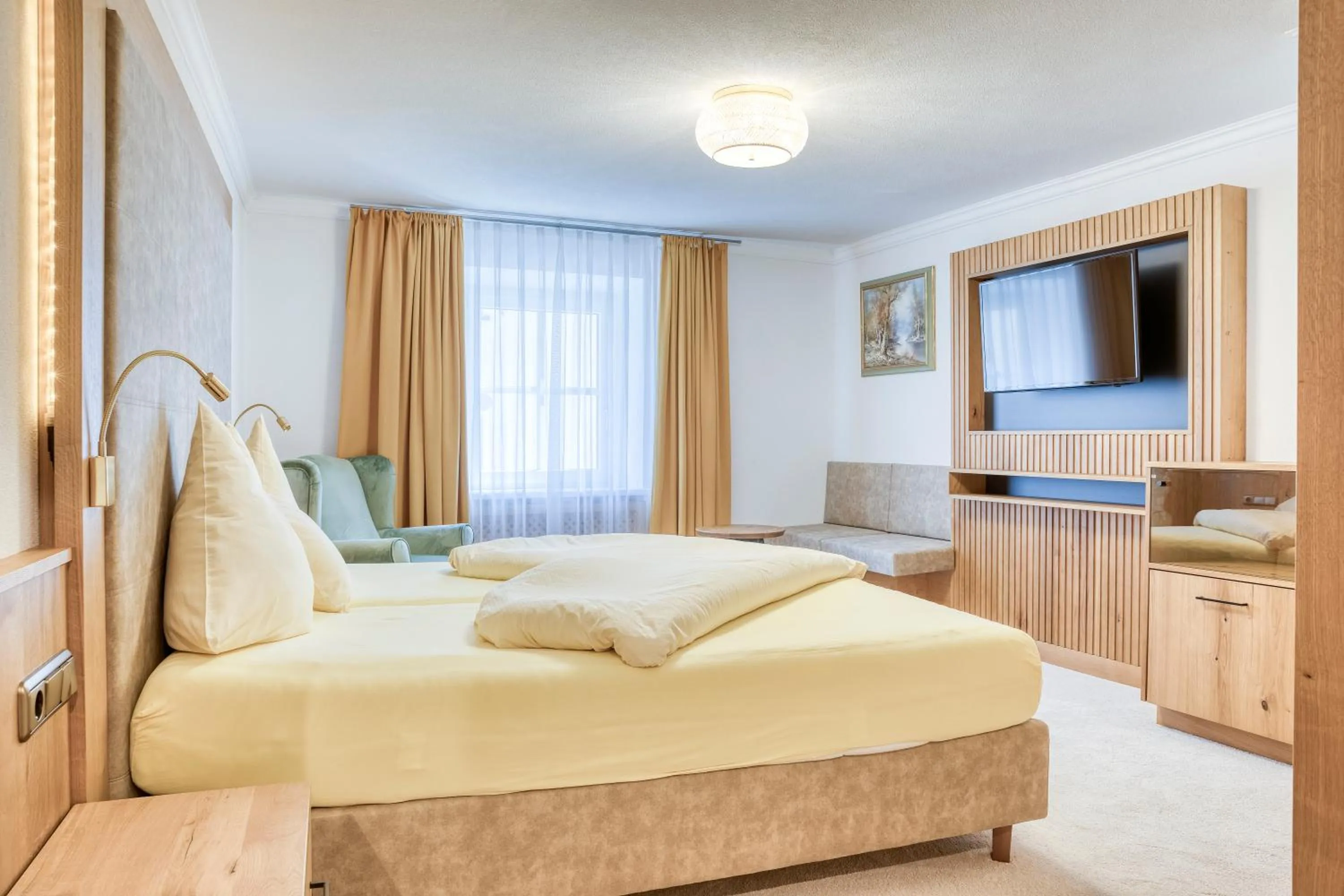 Photo of the whole room, Bed in Hotel Alte Post