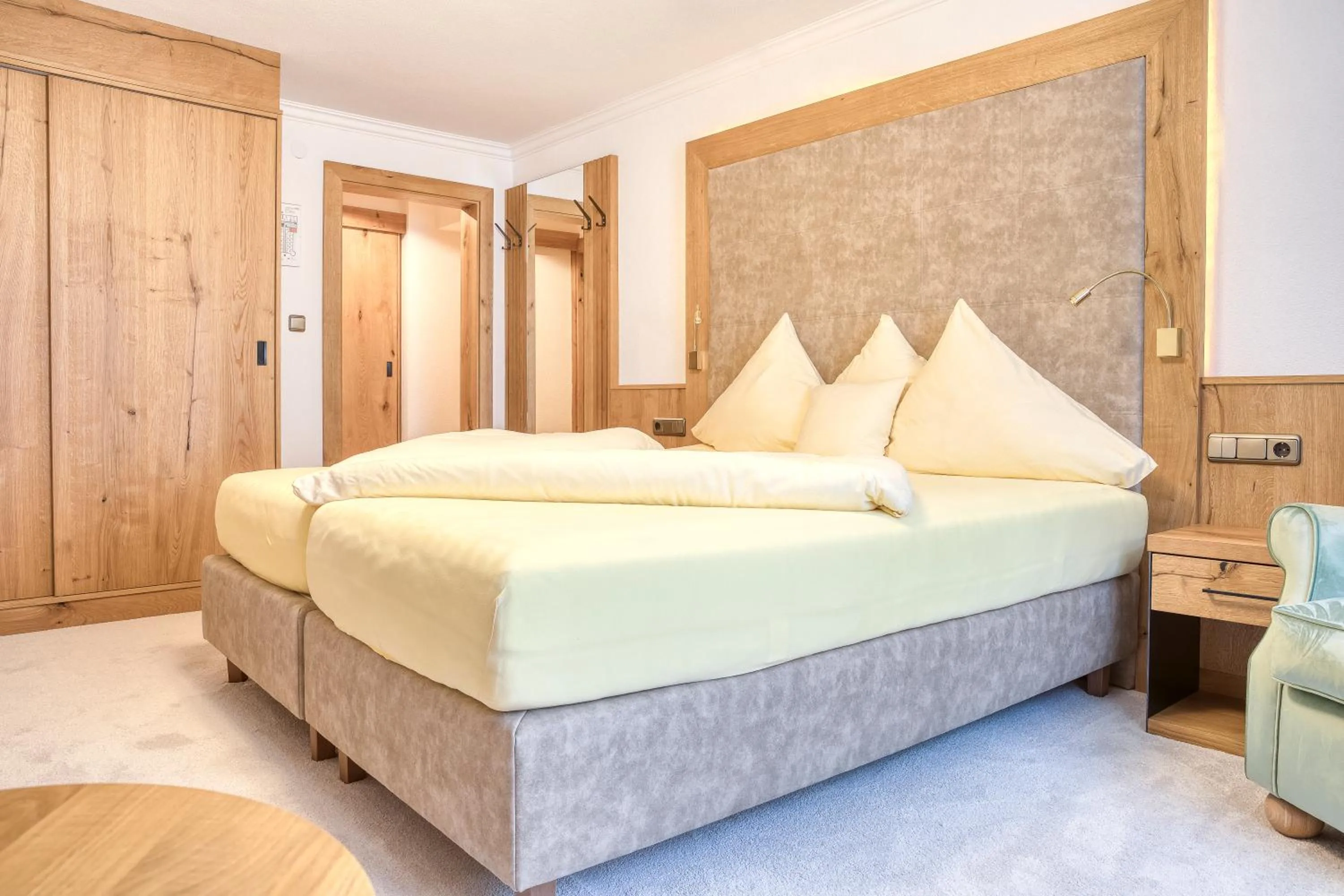 Photo of the whole room, Bed in Hotel Alte Post