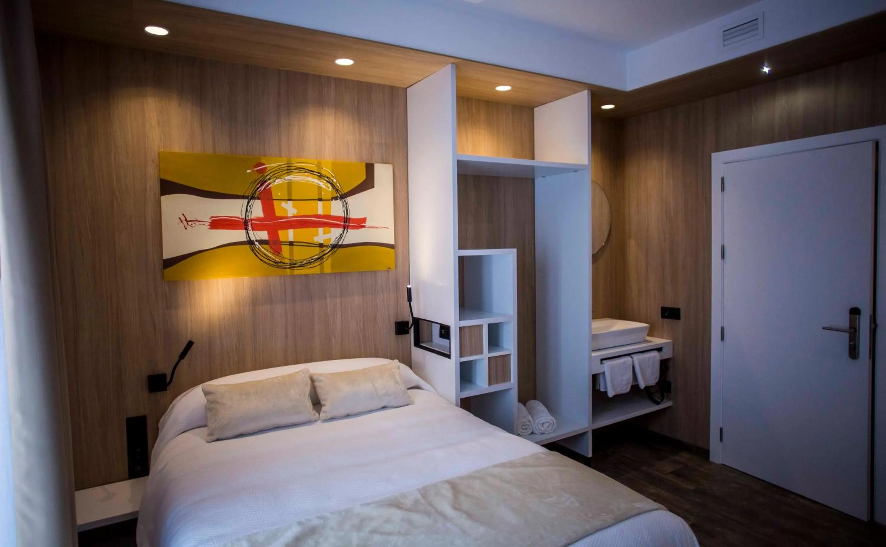 Decorative detail, Bed in Hostal Sevilla Santa Justa - Adults only