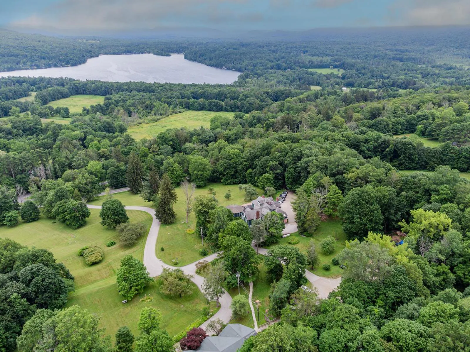 Property building in Apple Tree Inn