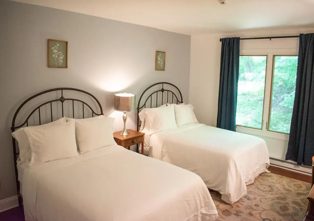 Lodge Two Double Woods View (Separate Building) in Apple Tree Inn Lodge Two Double Woods View (Separate Building) in Apple Tree Inn