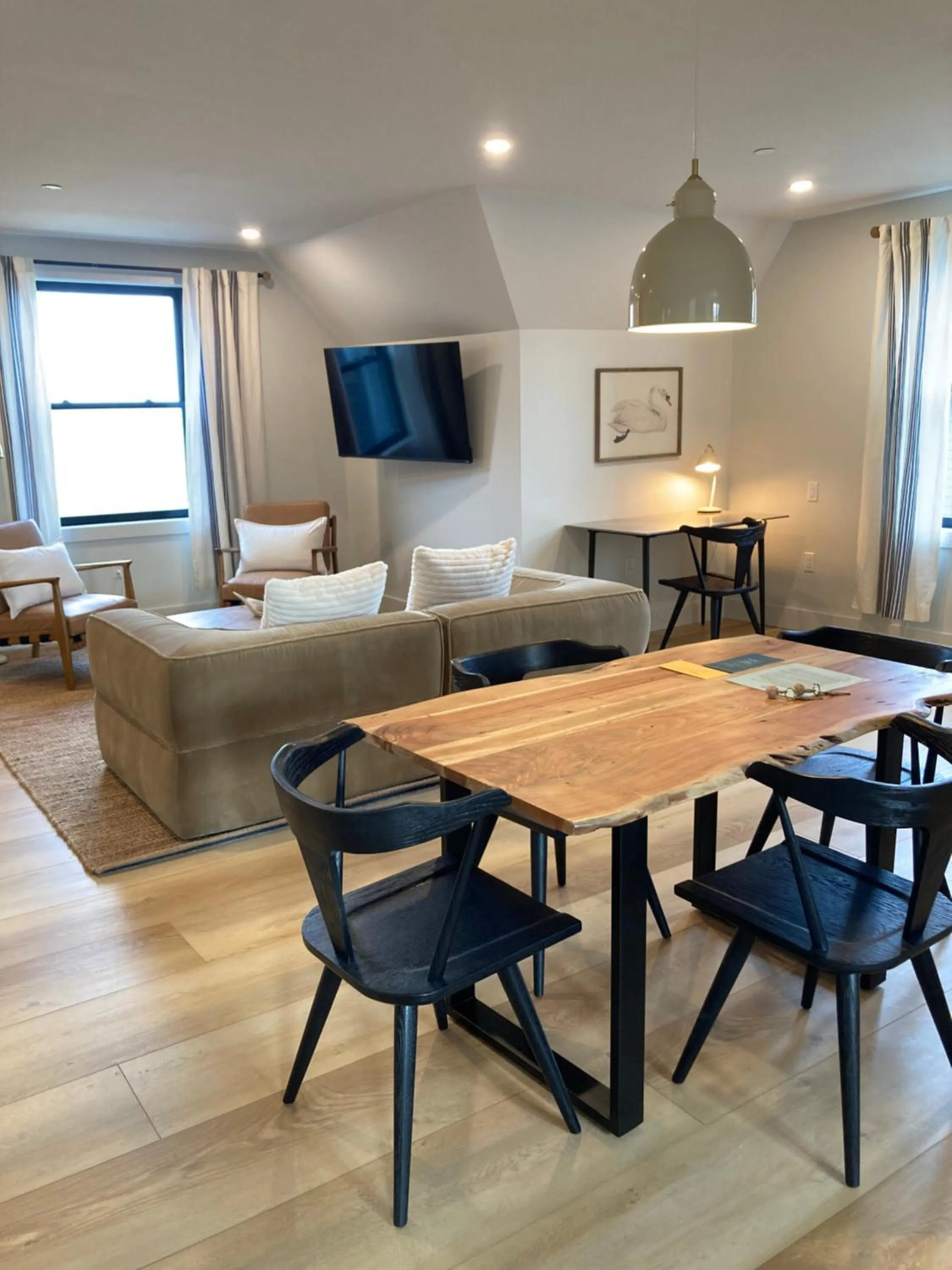 Seating area in GREAT ISLAND INN - A Modern Boutique Hotel