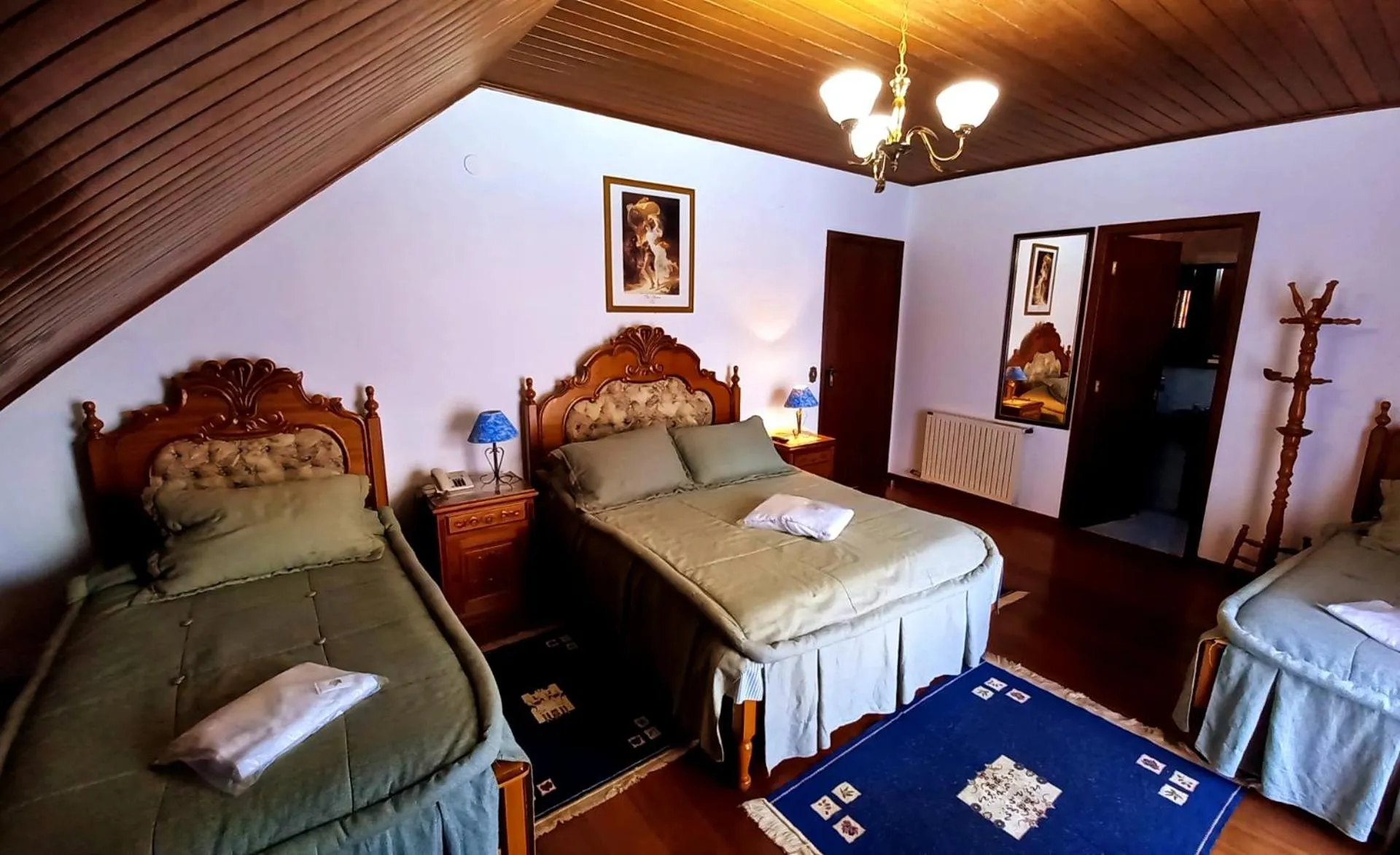 Bed in Hotel Shallon