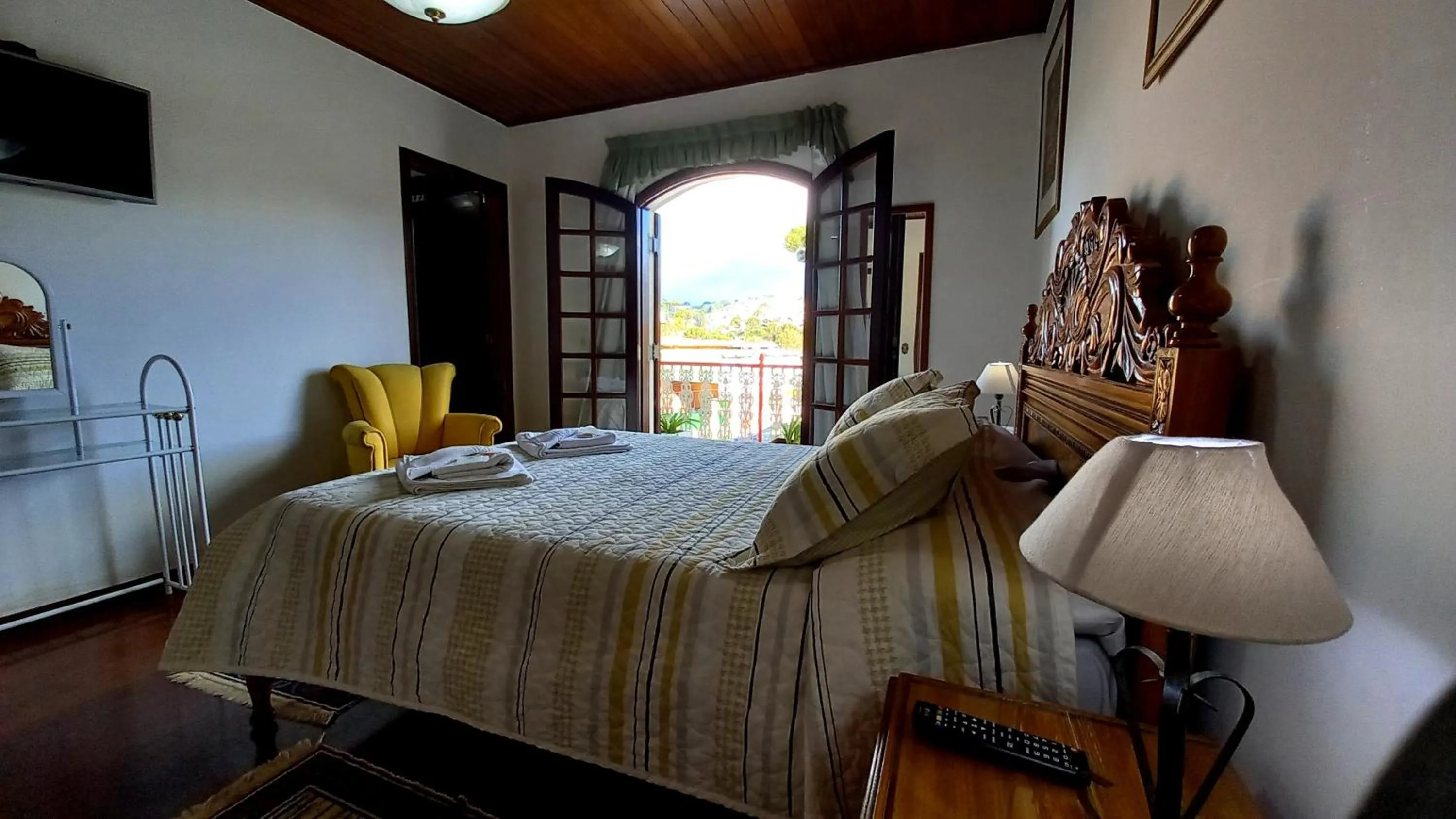 Bedroom, Bed in Hotel Shallon