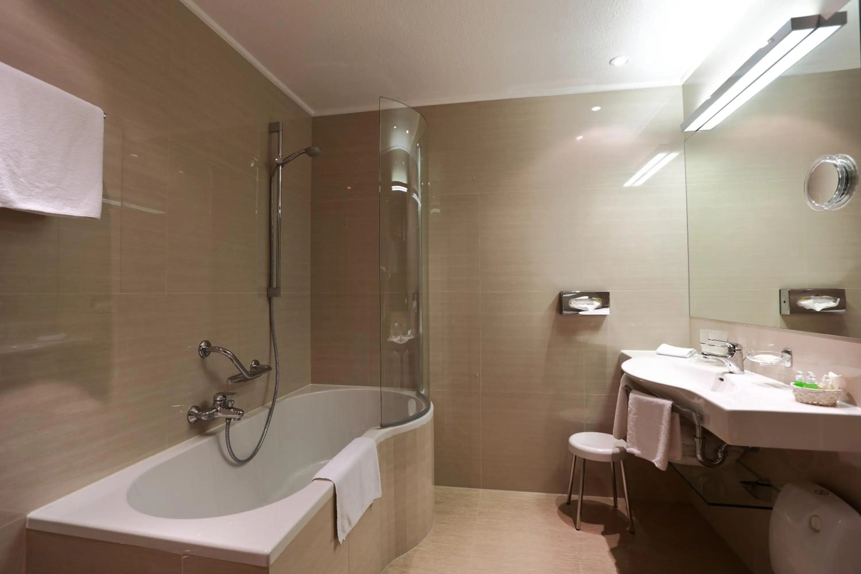 Bathroom in Promenáda Romantic Hotel