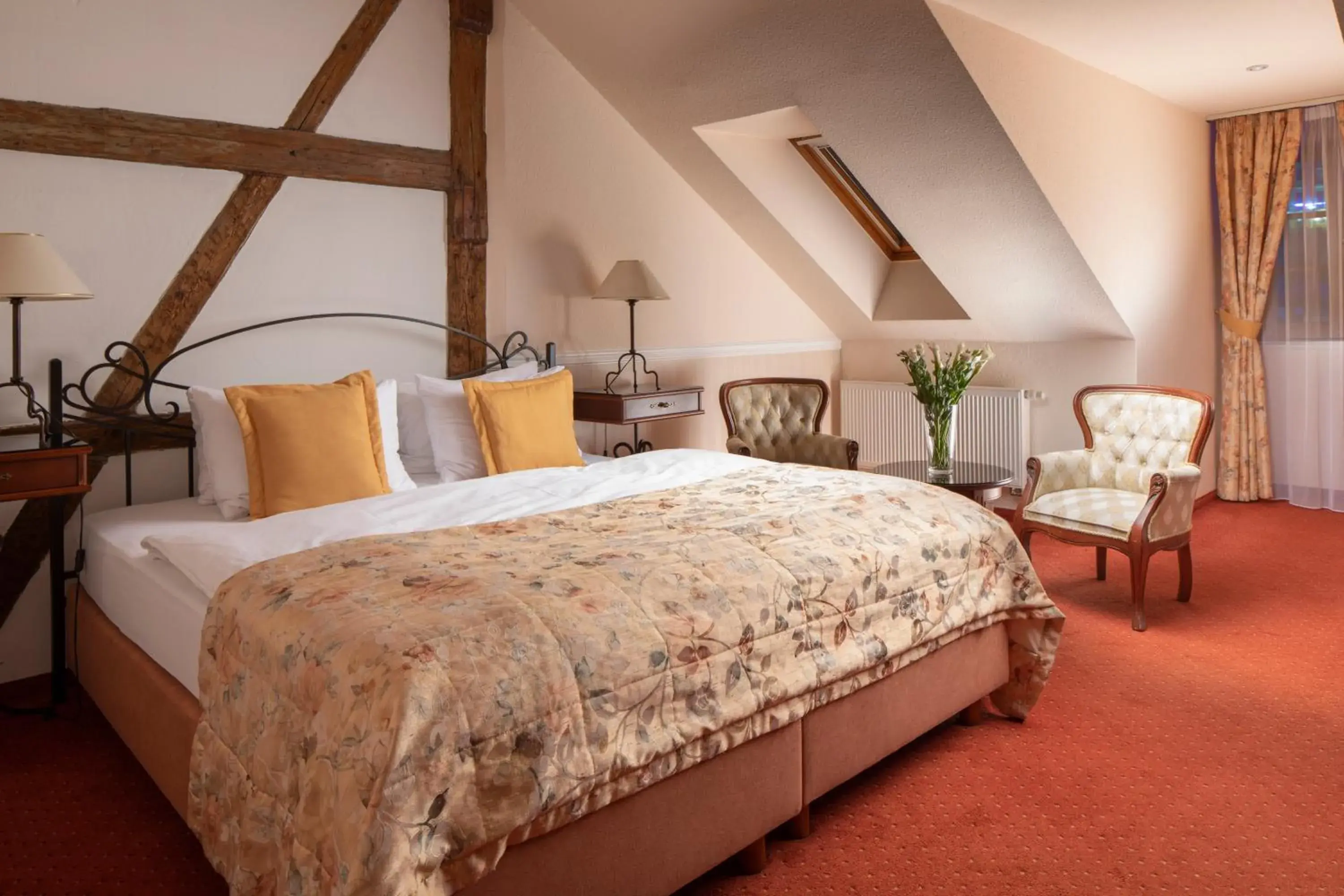 Comfort Double Room with Pool and Sauna Access in Promenáda Romantic Hotel Comfort Double Room with Pool and Sauna Access in Promenáda Romantic Hotel