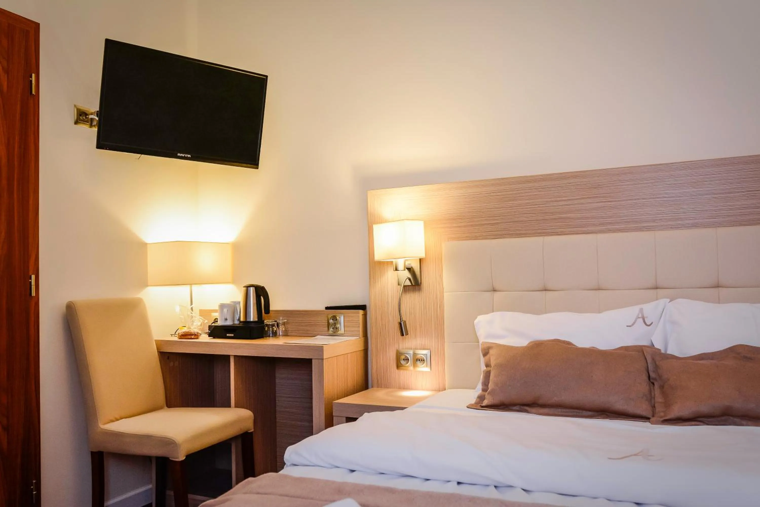 Photo of the whole room, Bed in Willa Anna