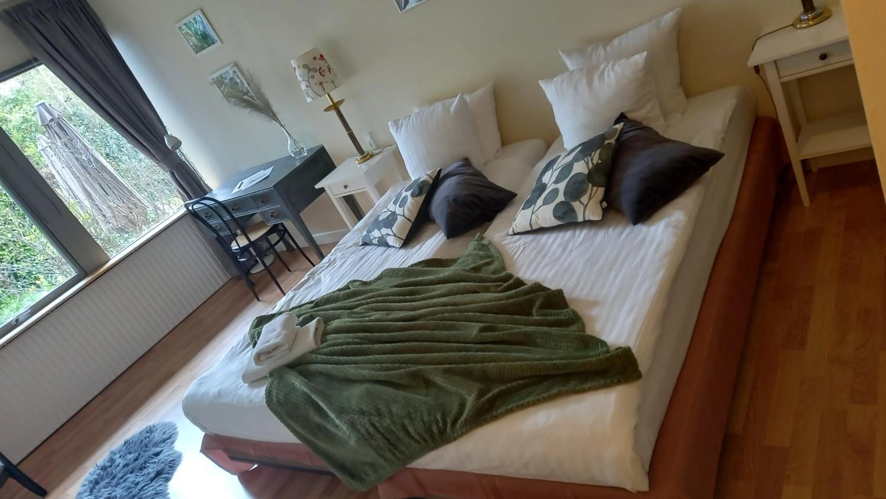 Photo of the whole room, Bed in Møn Klintholm Vintage B&B