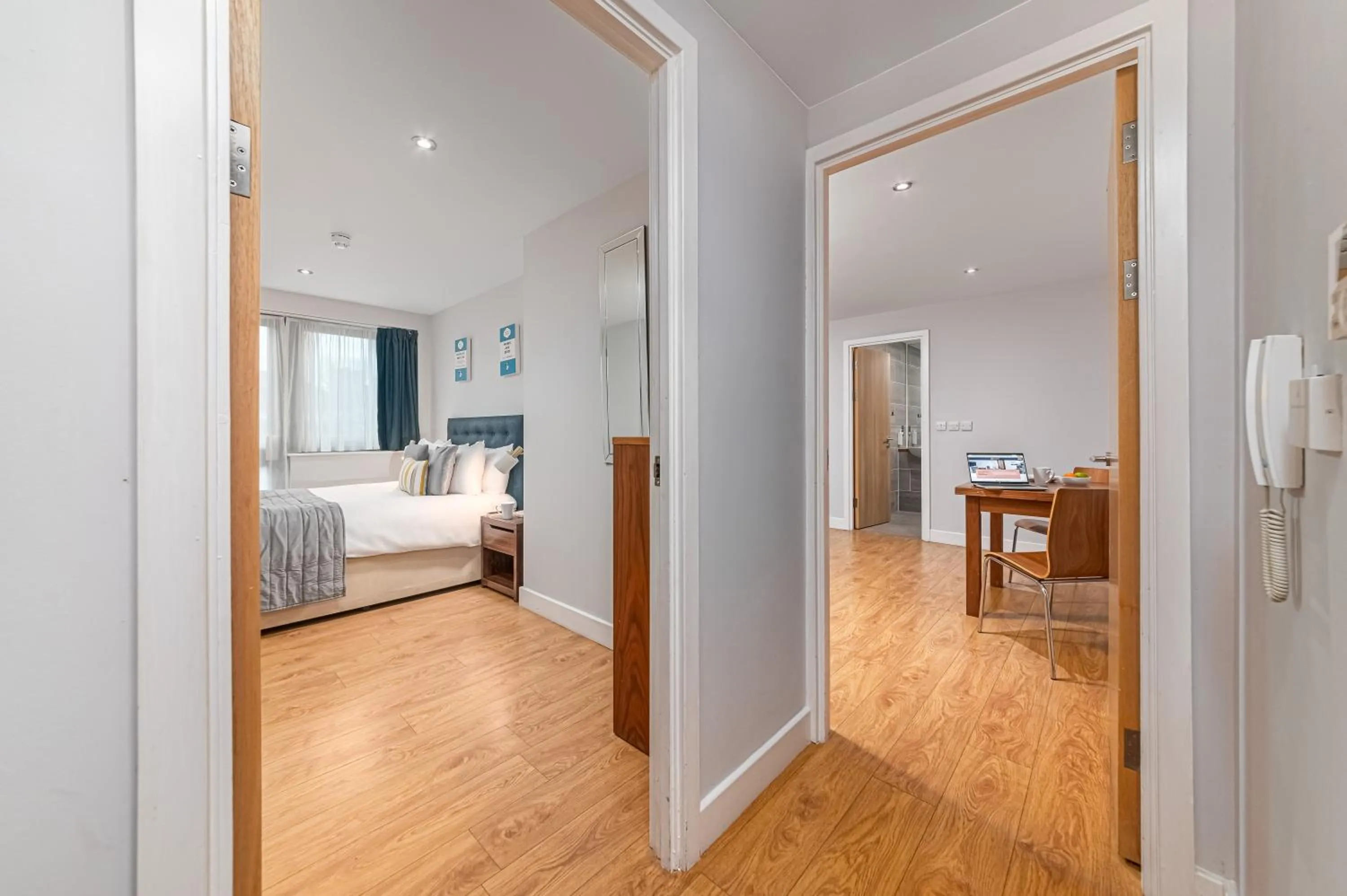 Bedroom, Bed in HQ Aparthotel Farnborough