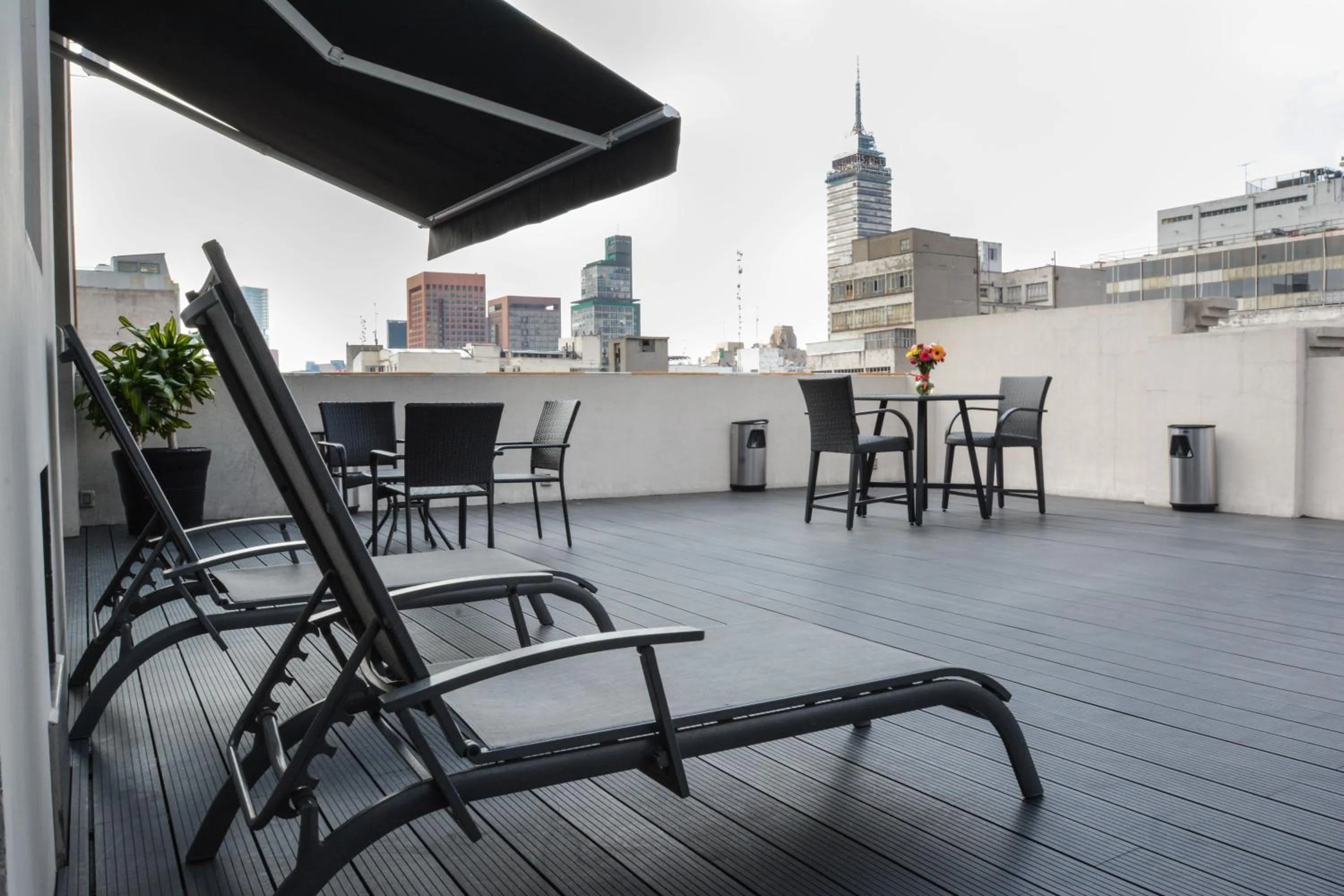 Property building in Hotel Punto MX