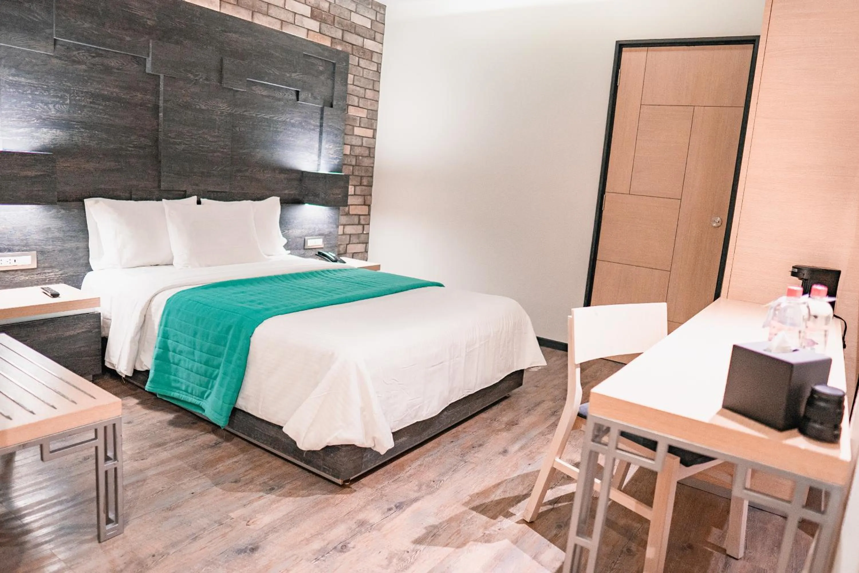 Photo of the whole room, Bed in Hotel Punto MX