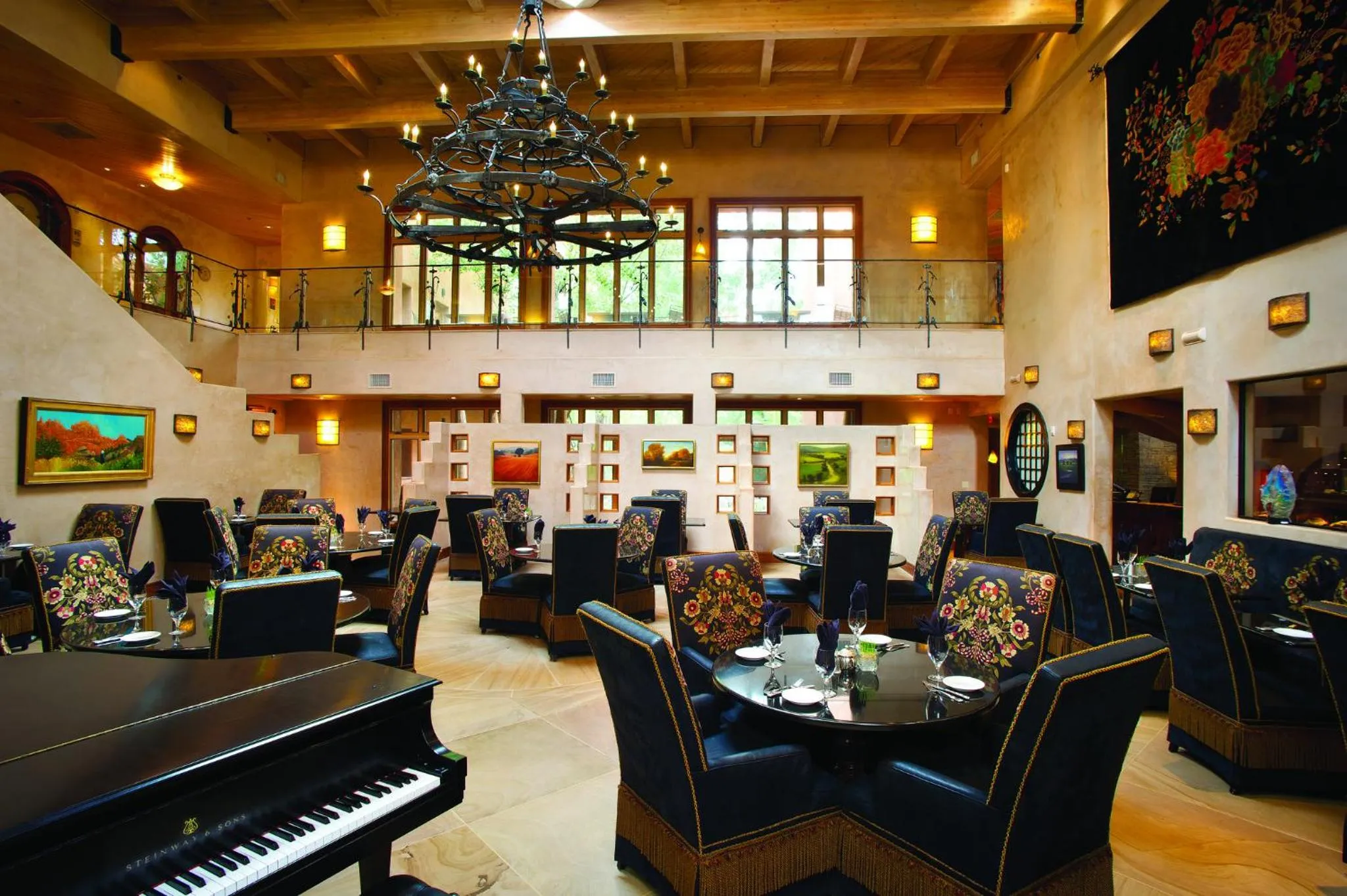 Lounge or bar in El Monte Sagrado Resort & Spa