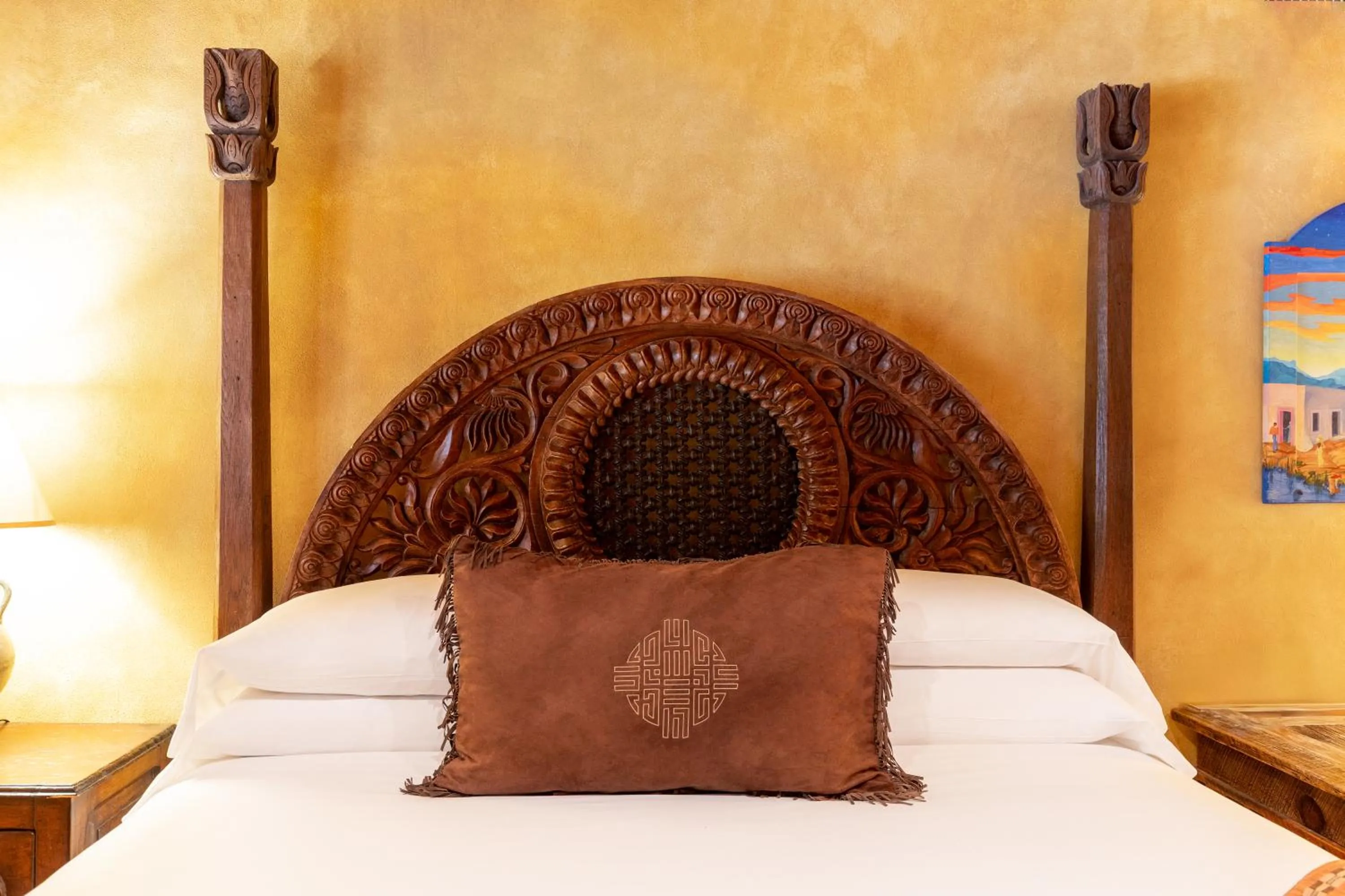 Bed in El Monte Sagrado Resort & Spa