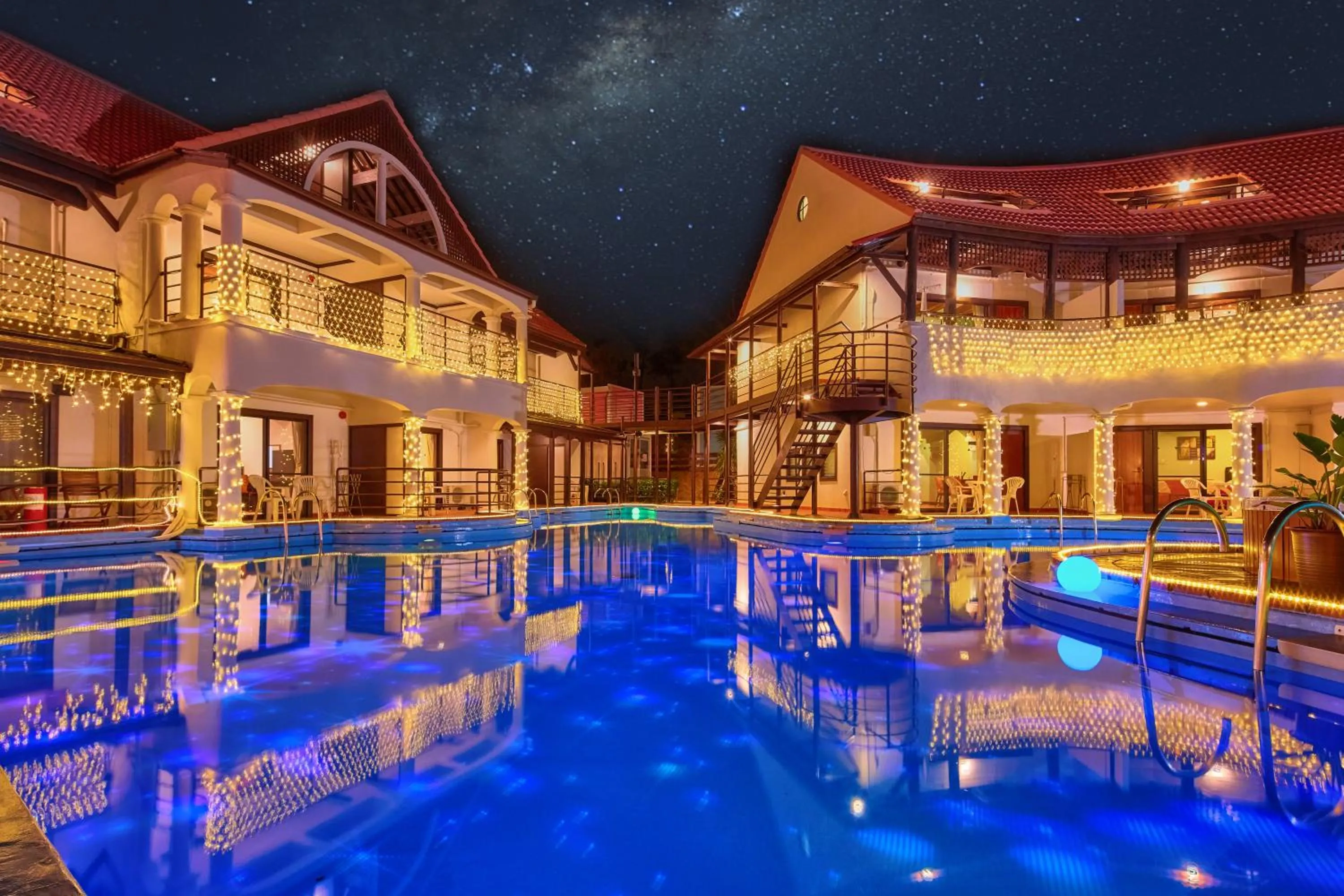 Night in The Pool Resort OKINAWA