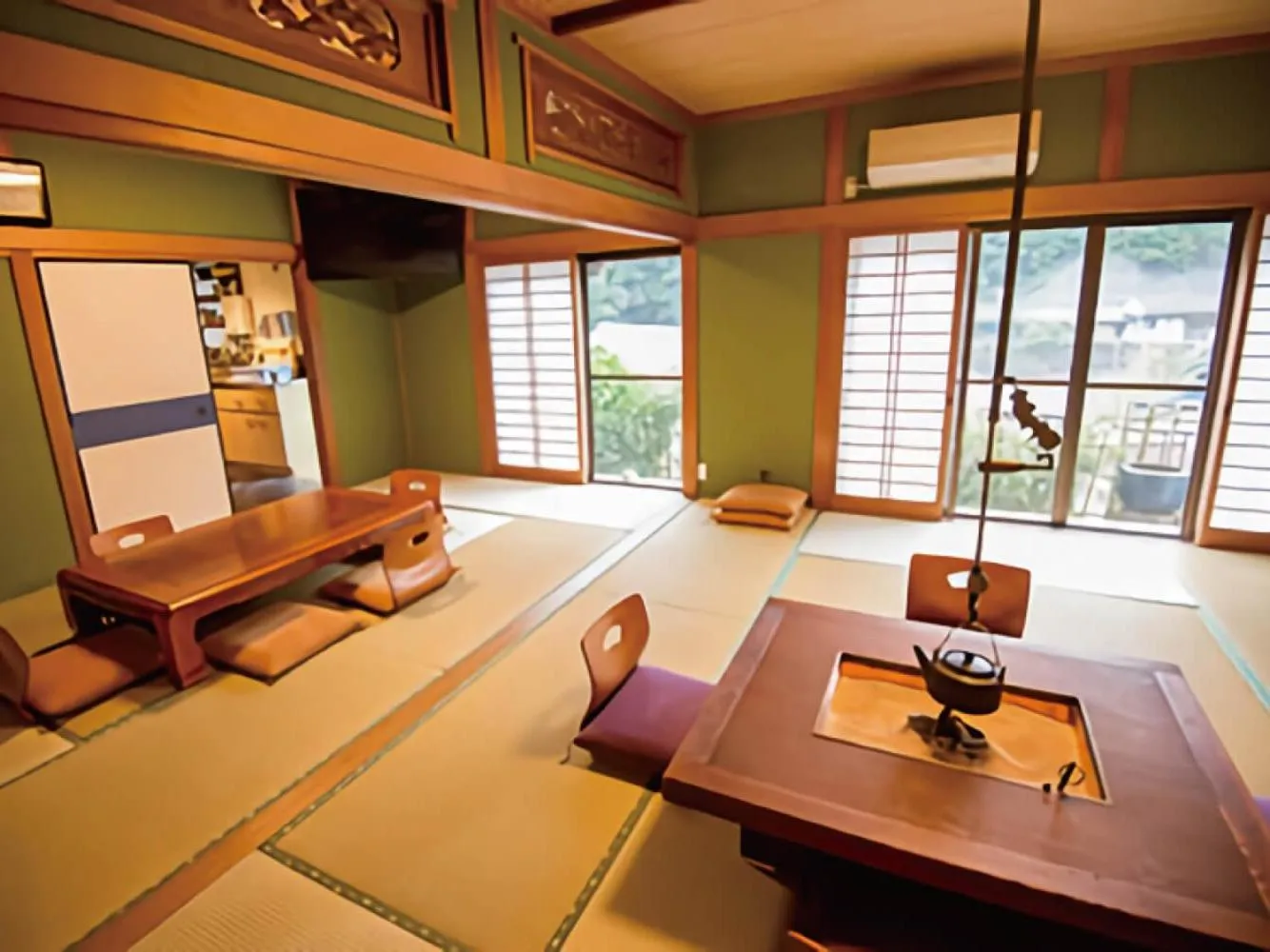 Living room in J-Hoppers Kumano Yunomine Guesthouse