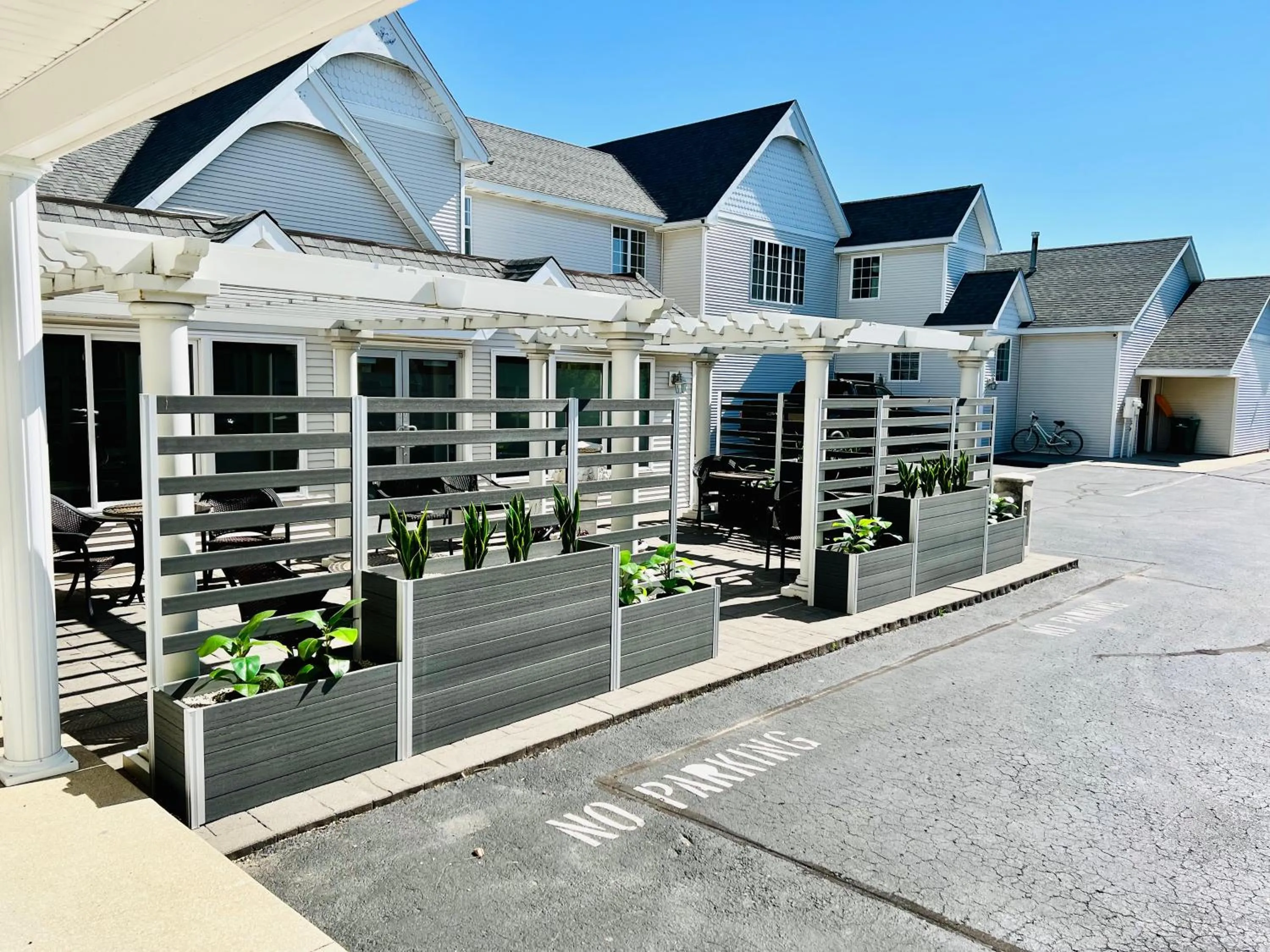 Property building in Court Plaza Inn & Suites of Mackinaw