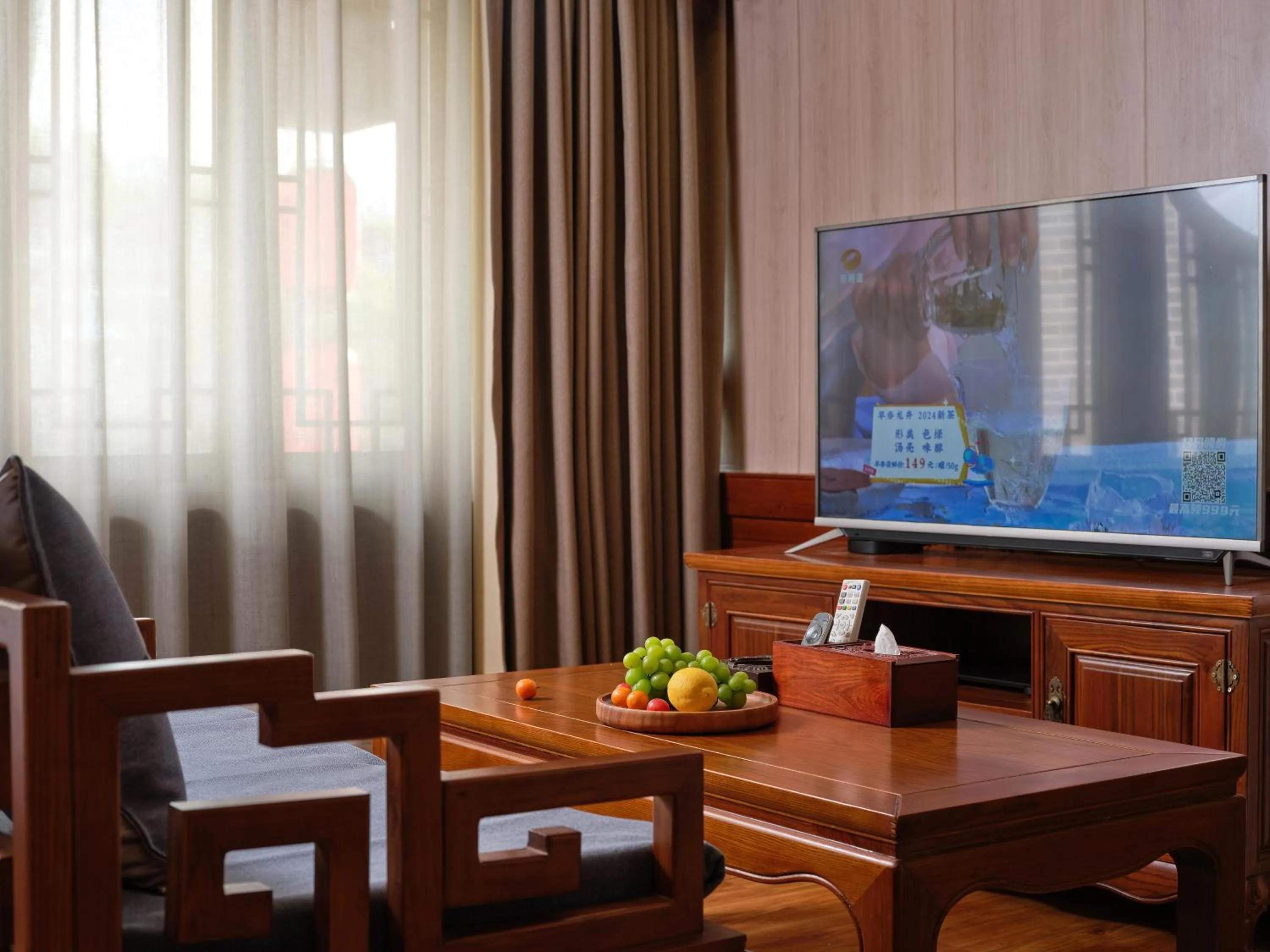 Communal lounge/ TV room in Lee's Boutique Resort